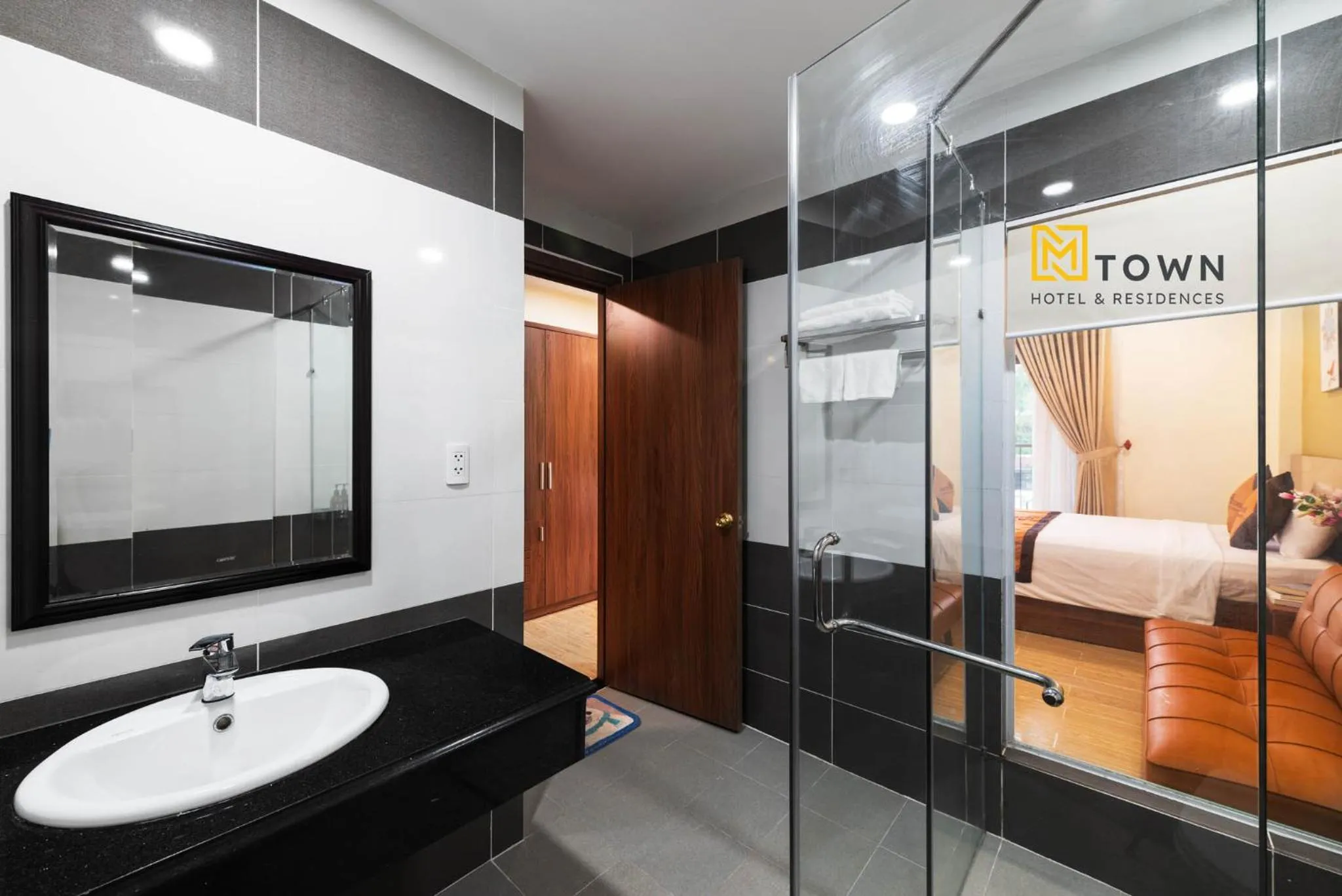 Shower in Luxy Park Hotel & Apartments - MTown