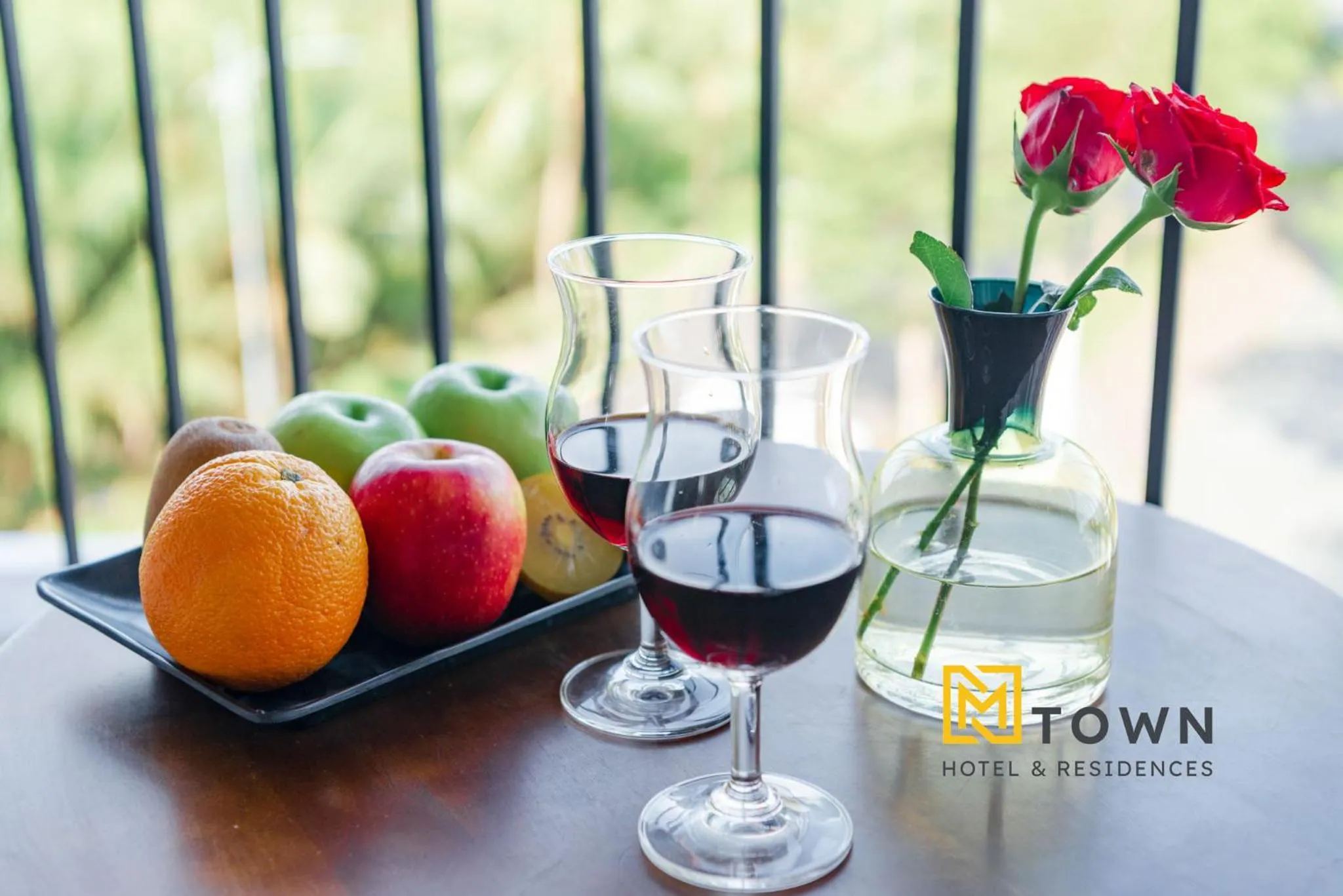 Food and drinks in Luxy Park Hotel & Apartments - MTown