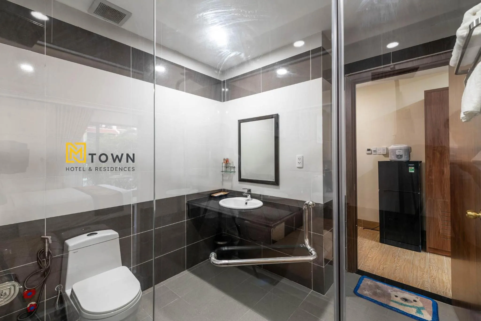 Shower in Luxy Park Hotel & Apartments - MTown