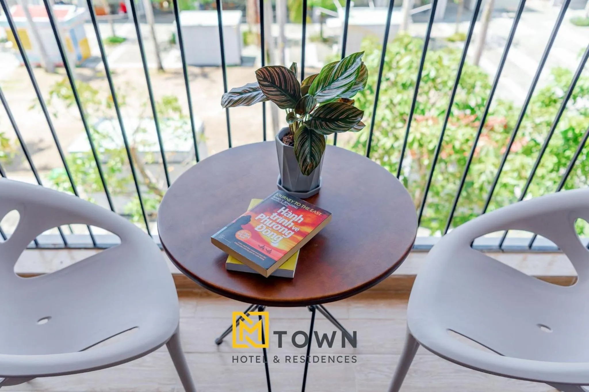 Patio in Luxy Park Hotel & Apartments - MTown