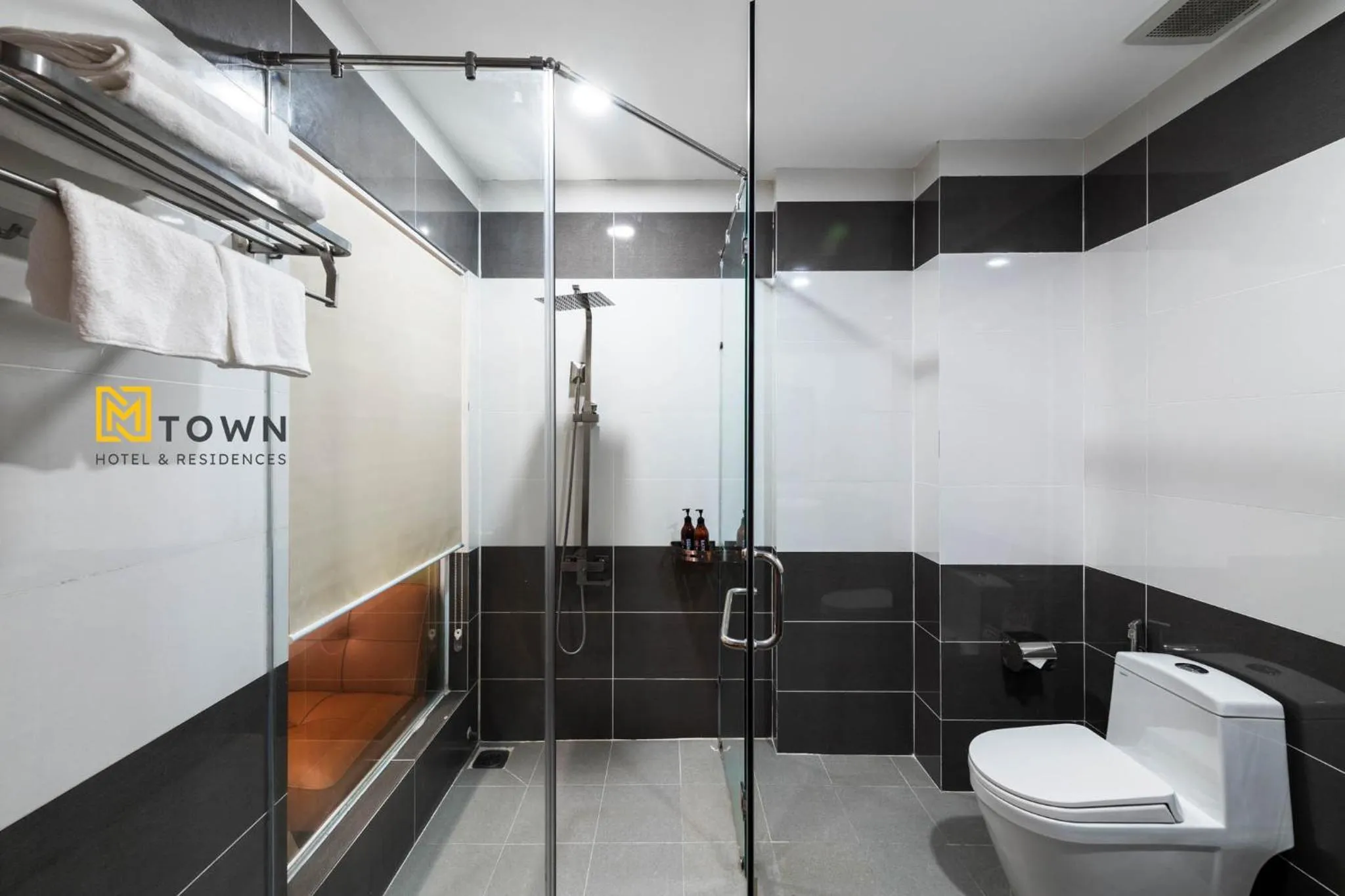 Shower in Luxy Park Hotel & Apartments - MTown