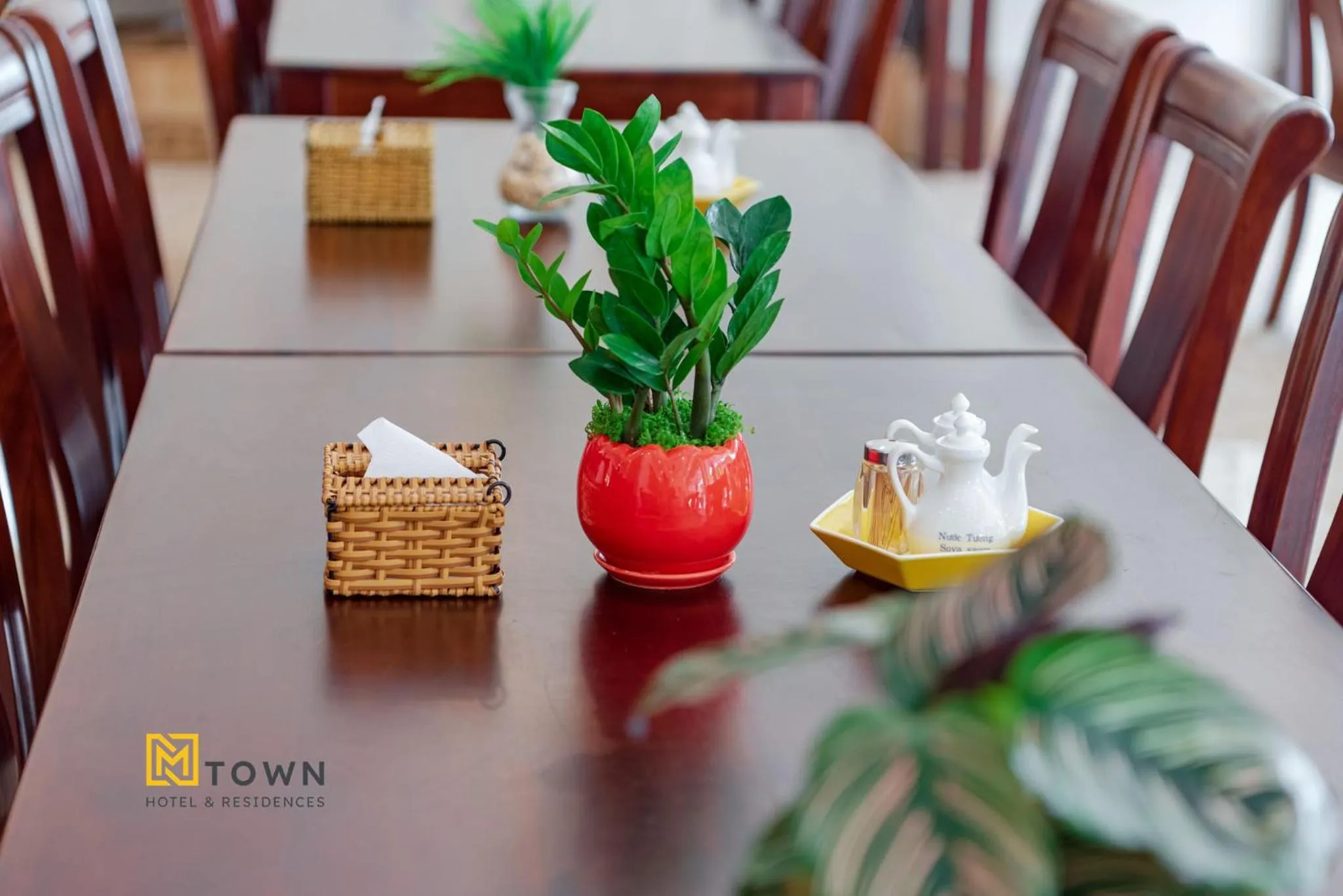 Restaurant/places to eat in Luxy Park Hotel & Apartments - MTown