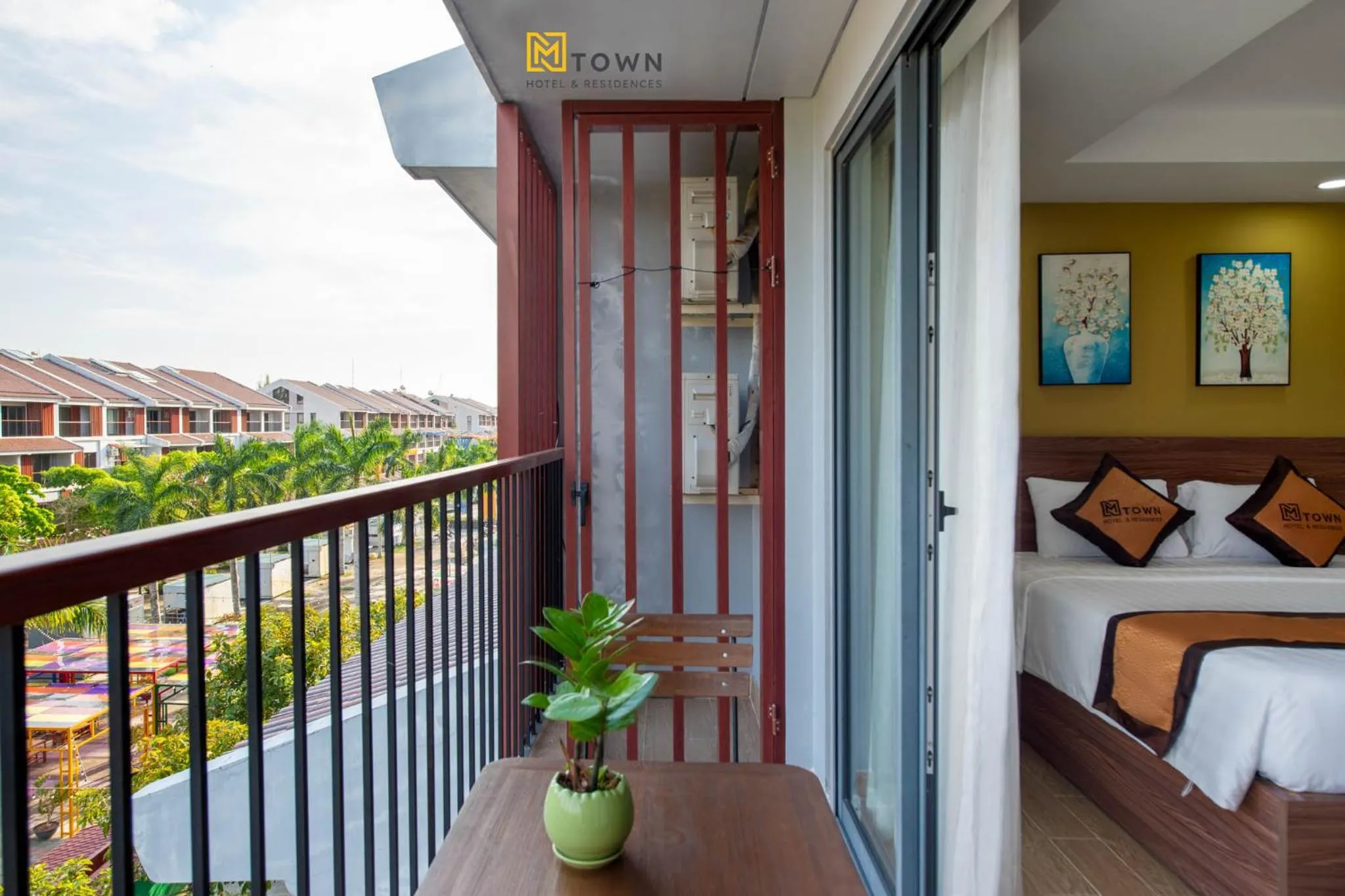 Property building, Bed in Luxy Park Hotel & Apartments - MTown