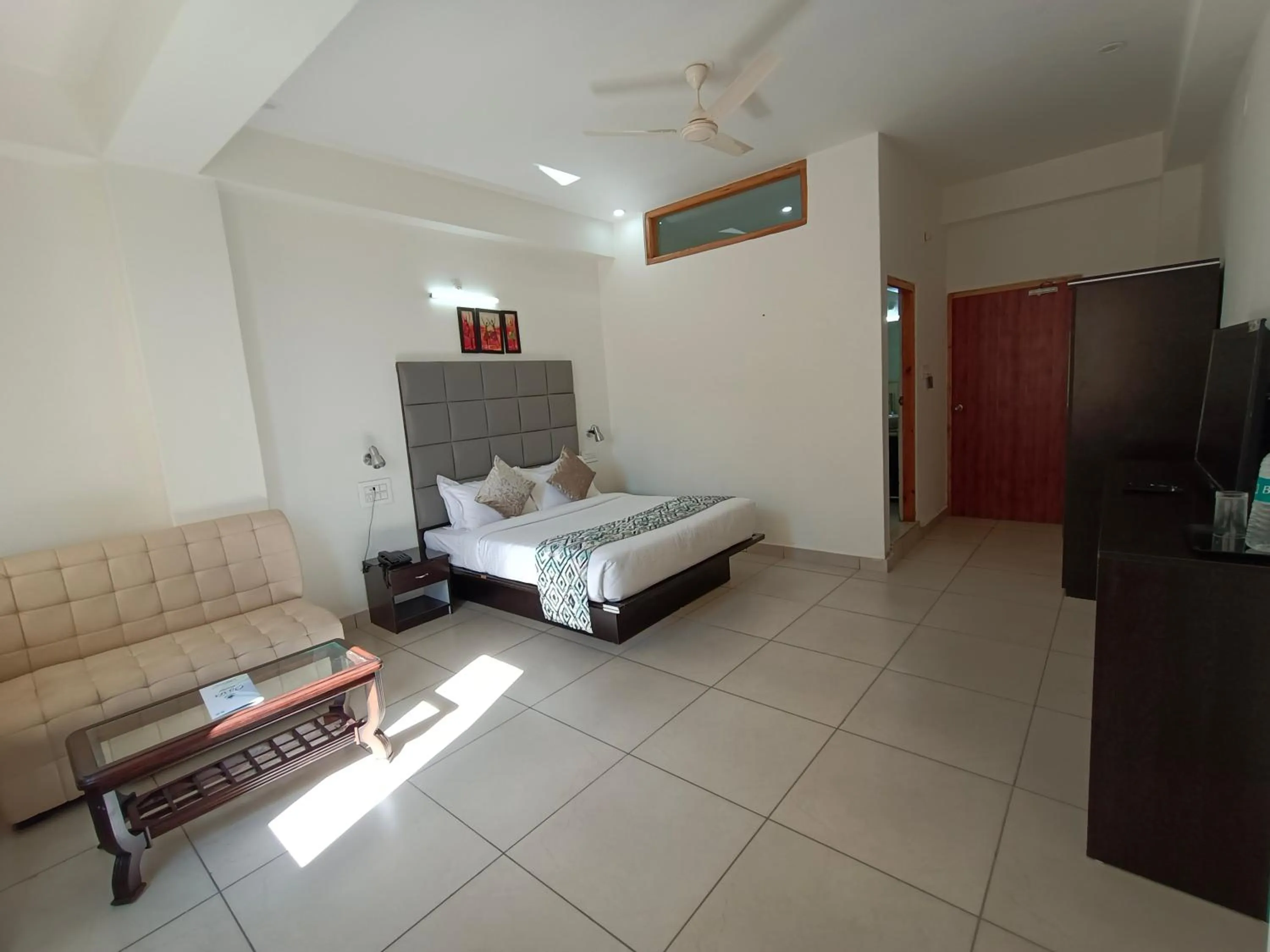 Bedroom, Bed in Gezellig Inn - Hotel Oasis