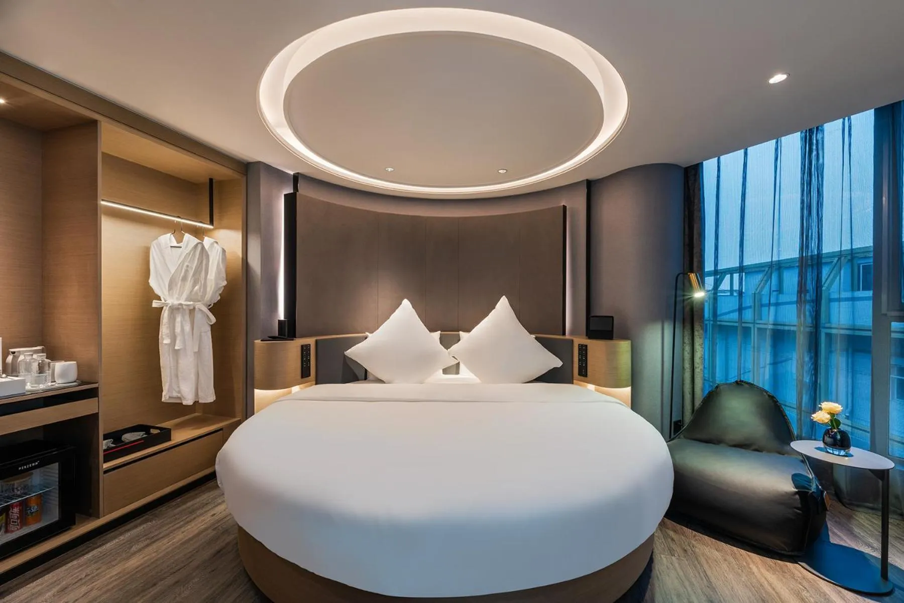 Bedroom in Intercity Yangzhou Slender West Lake