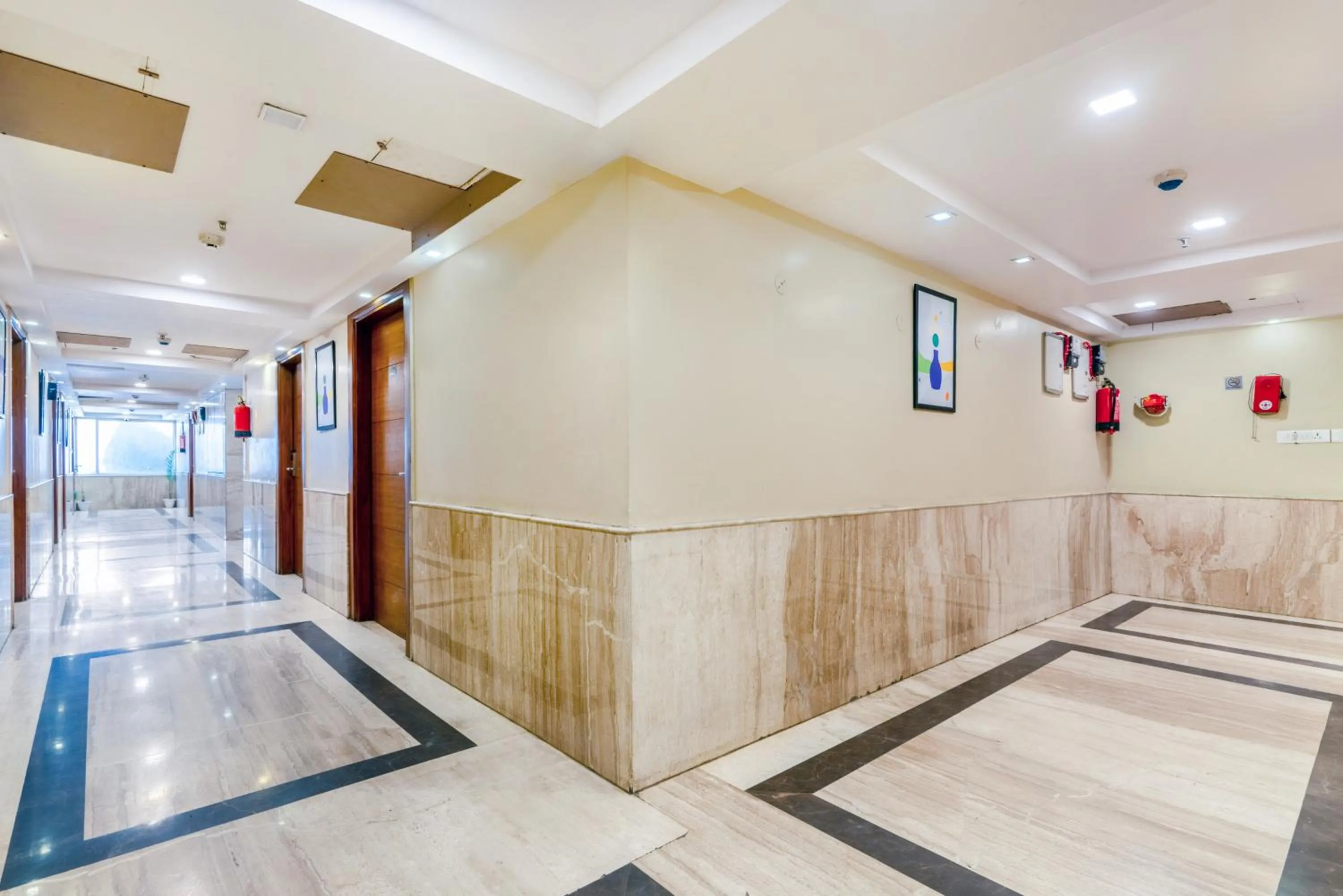 Lobby or reception in Treebo Premium Vinnie - Near Airport