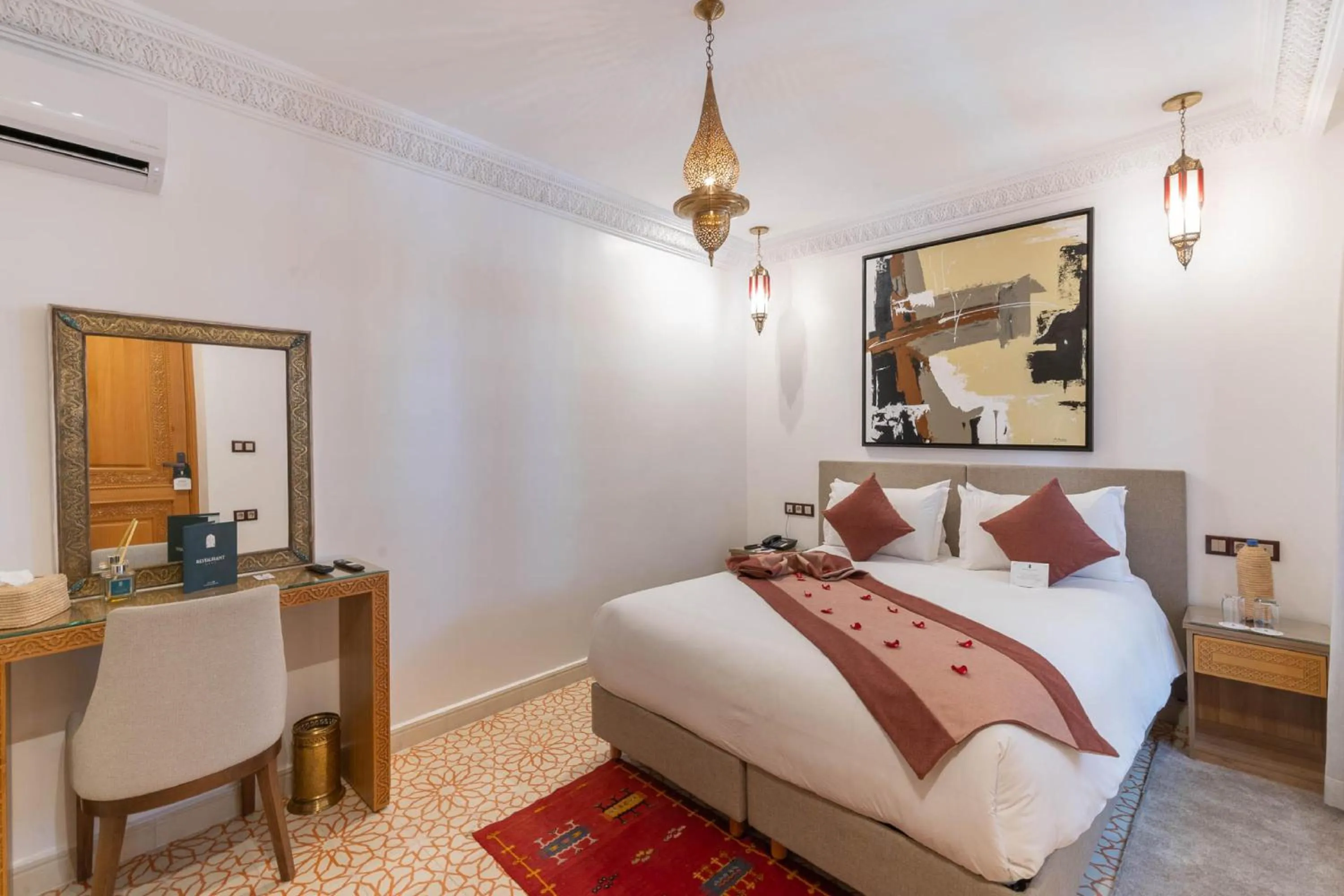 Bed in Riad Atlas Palace & SPA