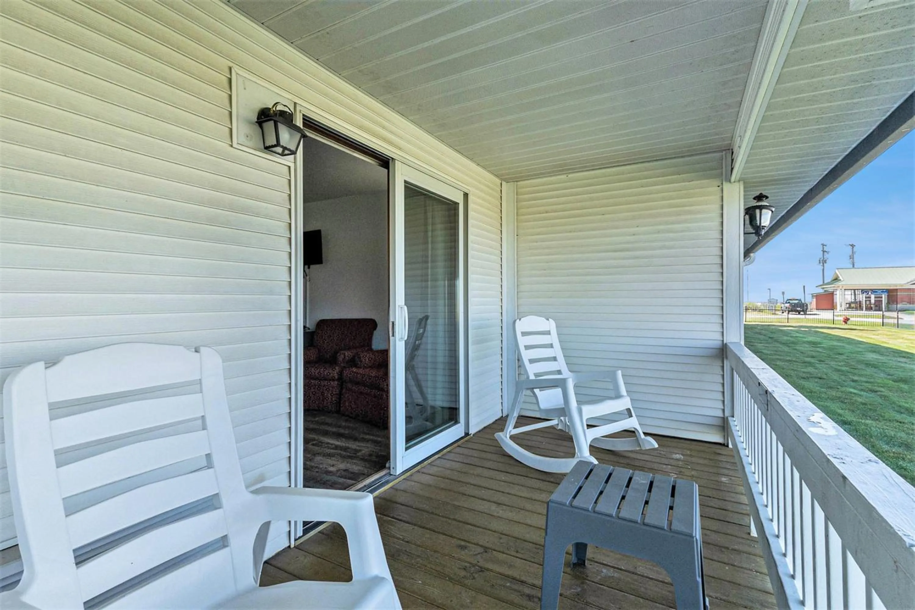 Balcony/Terrace in Snyders Shoreline Inn
