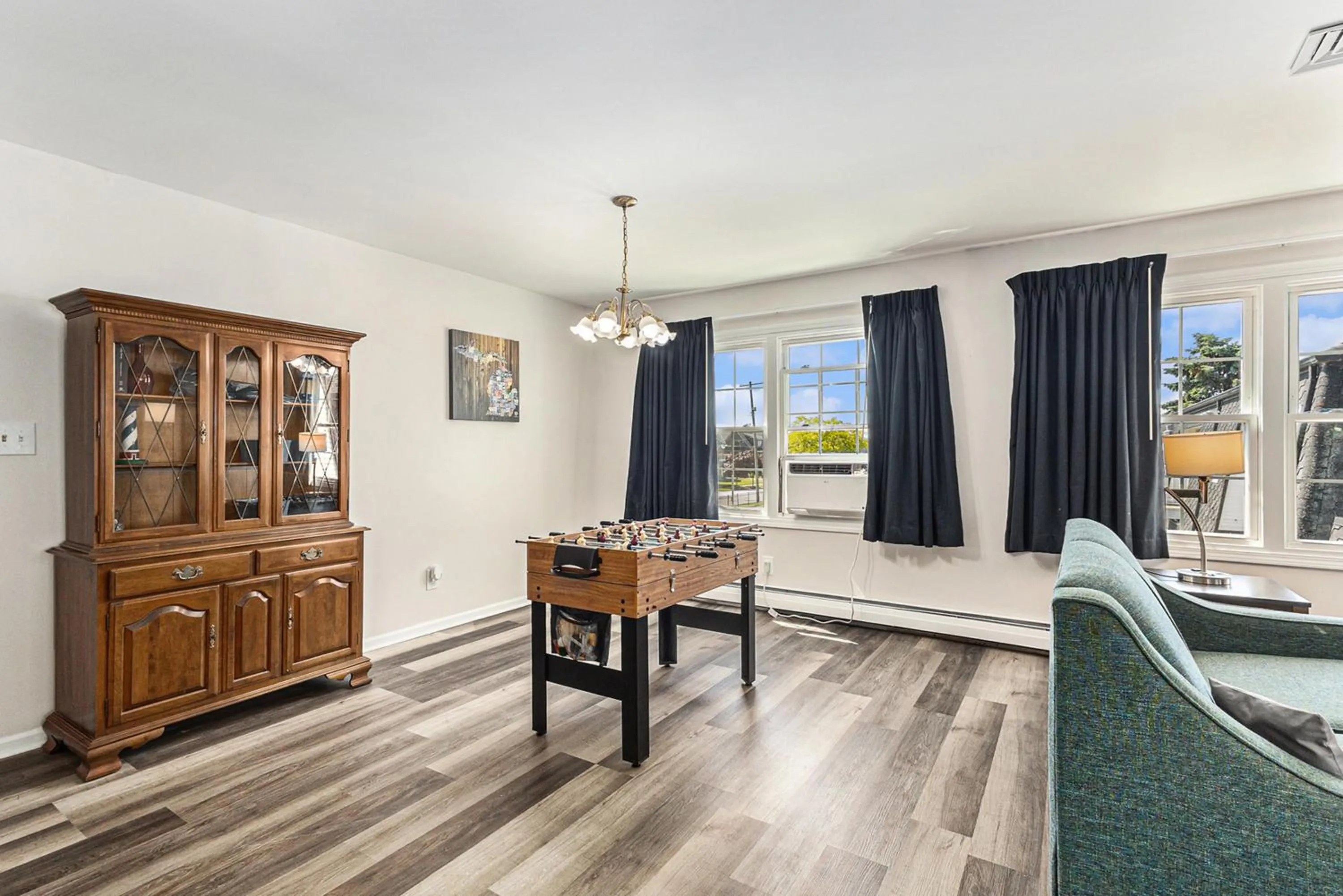 Snyders Shoreline Inn