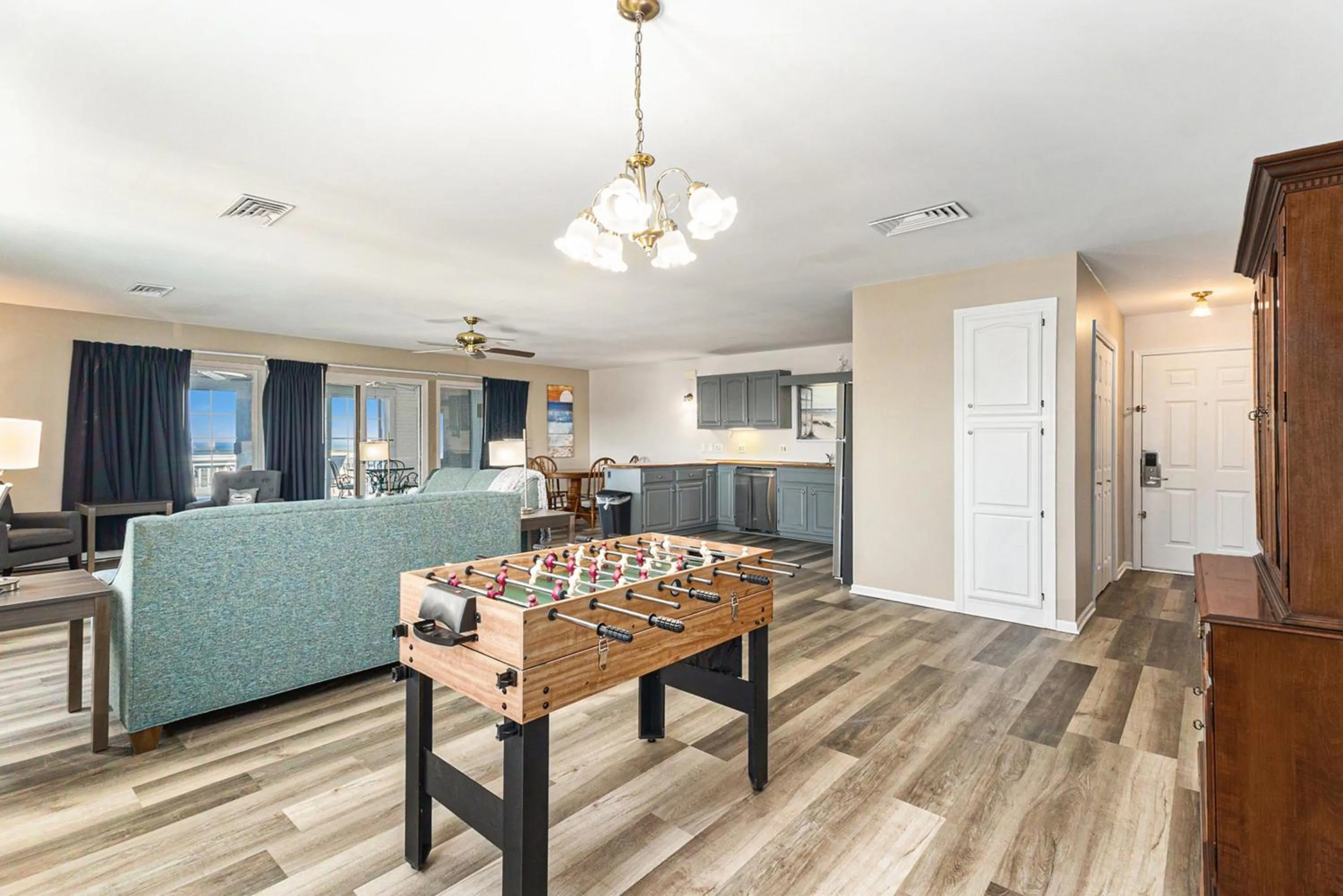 Snyders Shoreline Inn