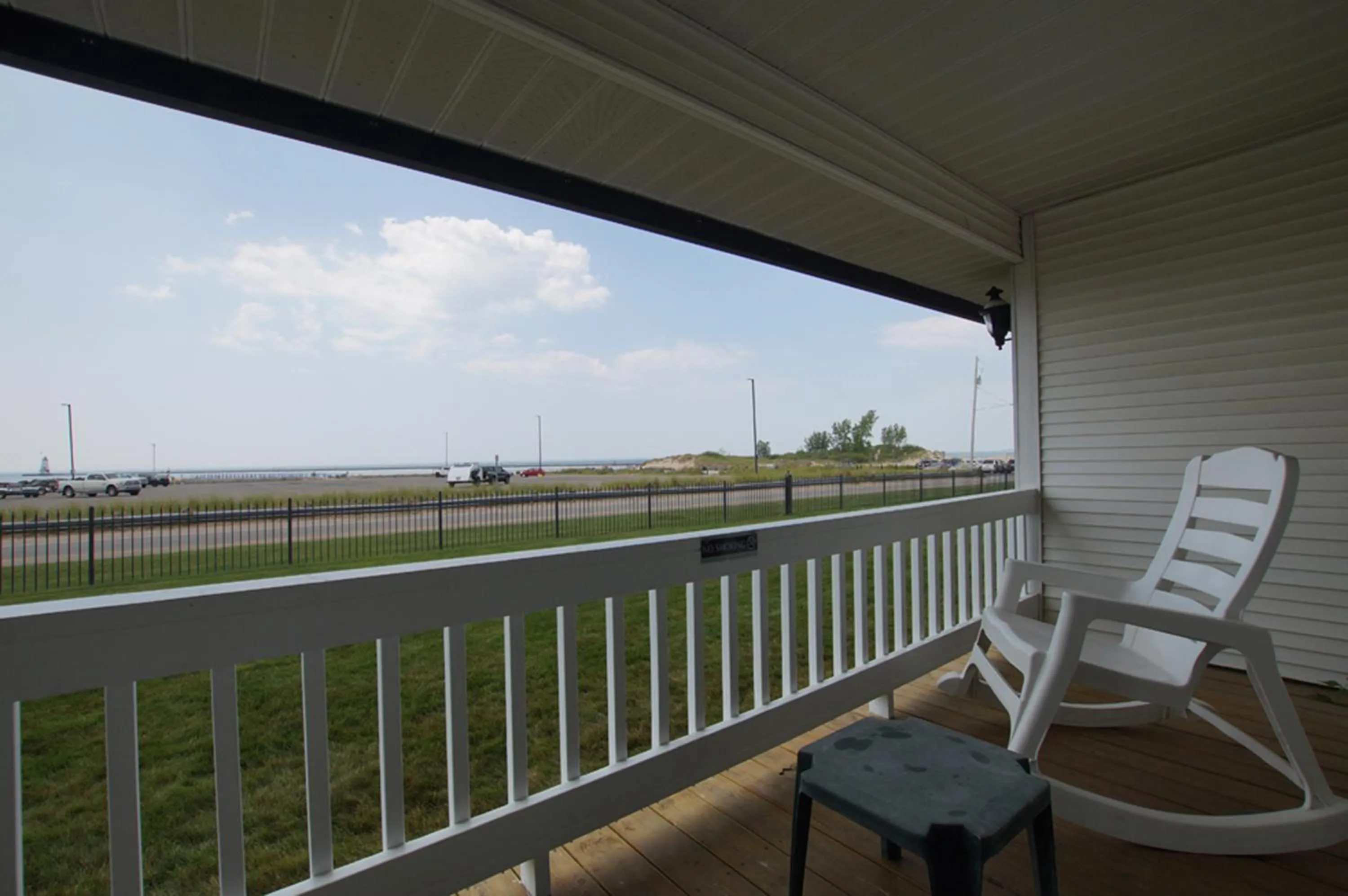 Balcony/Terrace in Snyders Shoreline Inn