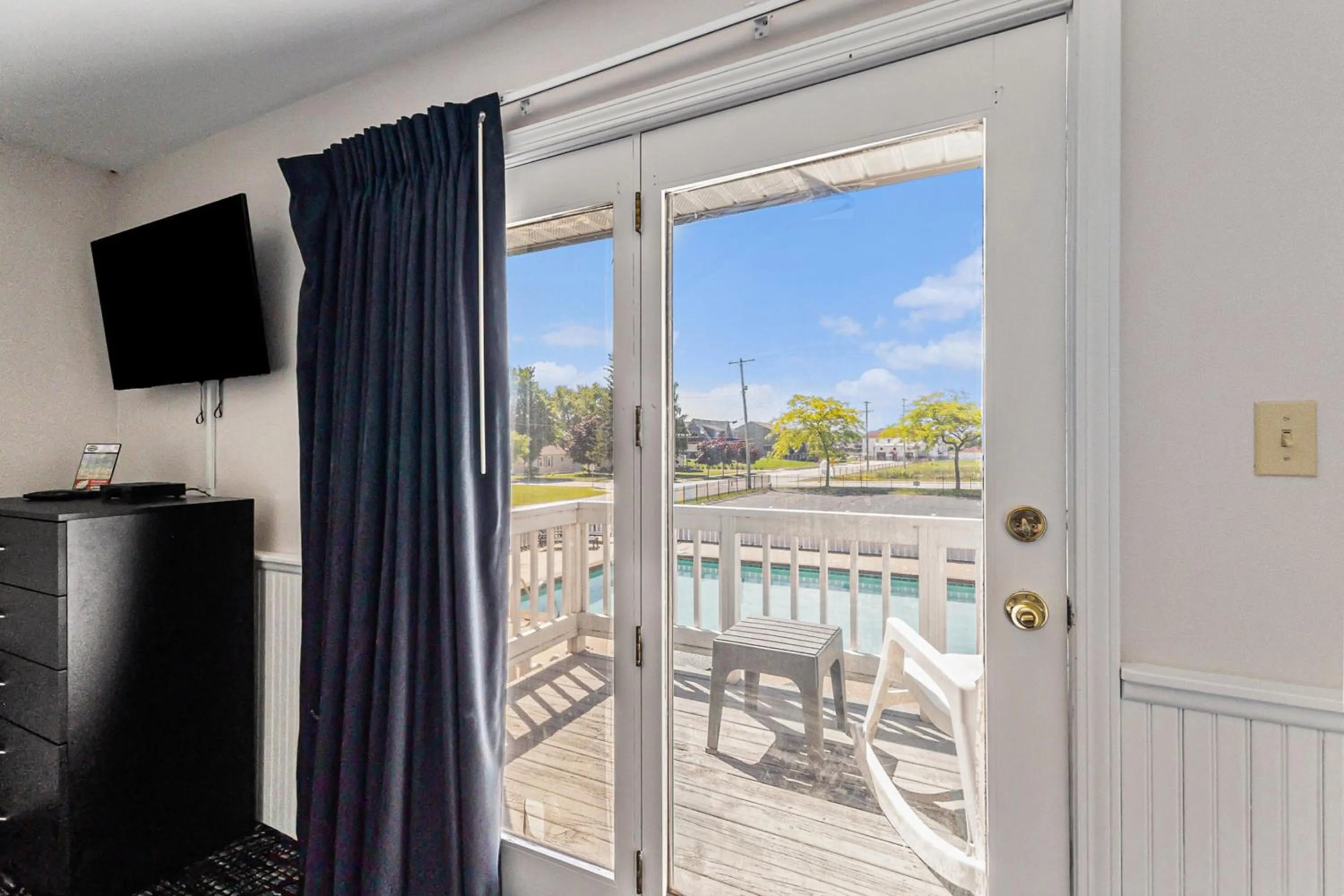 Balcony/Terrace in Snyders Shoreline Inn