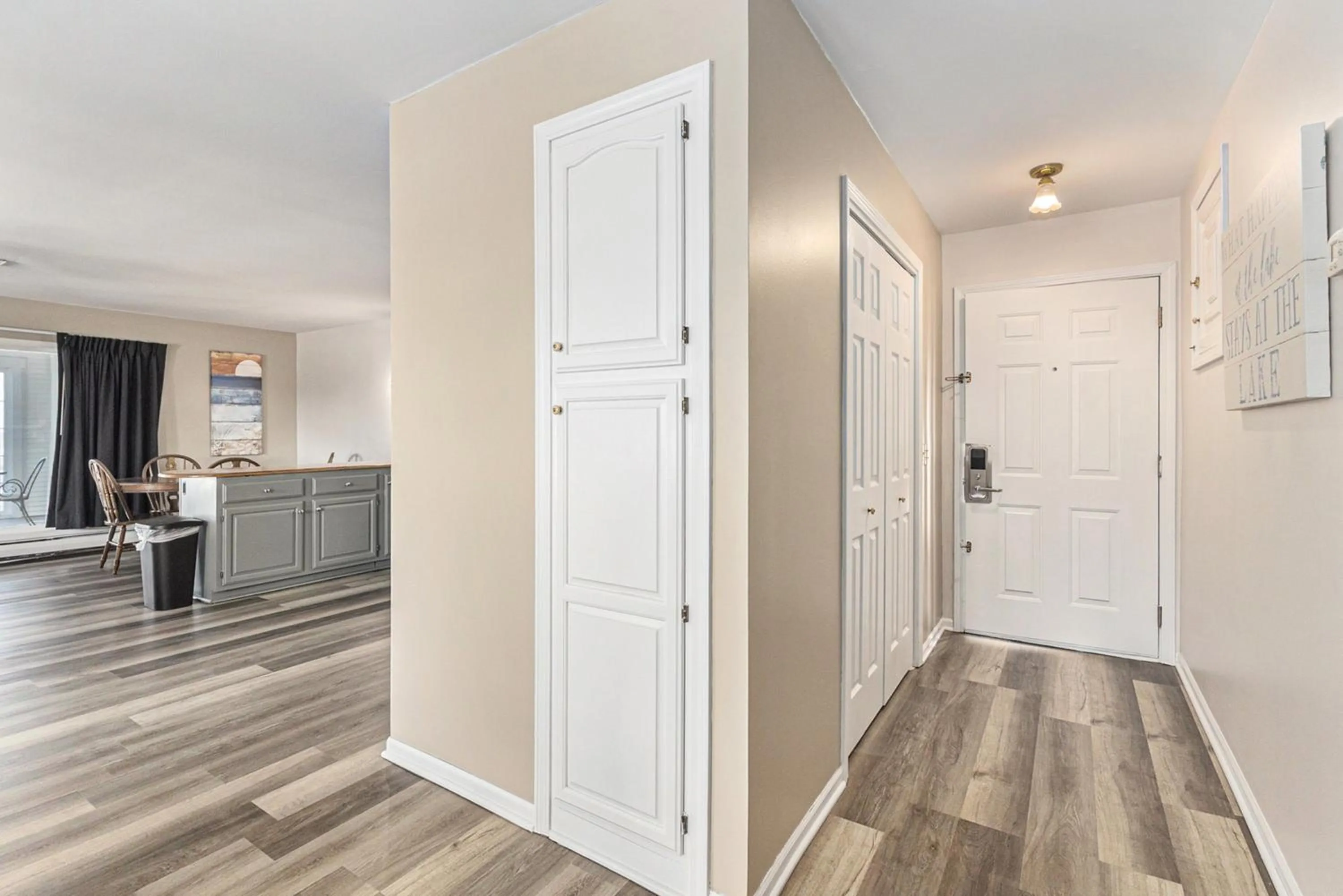 kitchen in Snyders Shoreline Inn