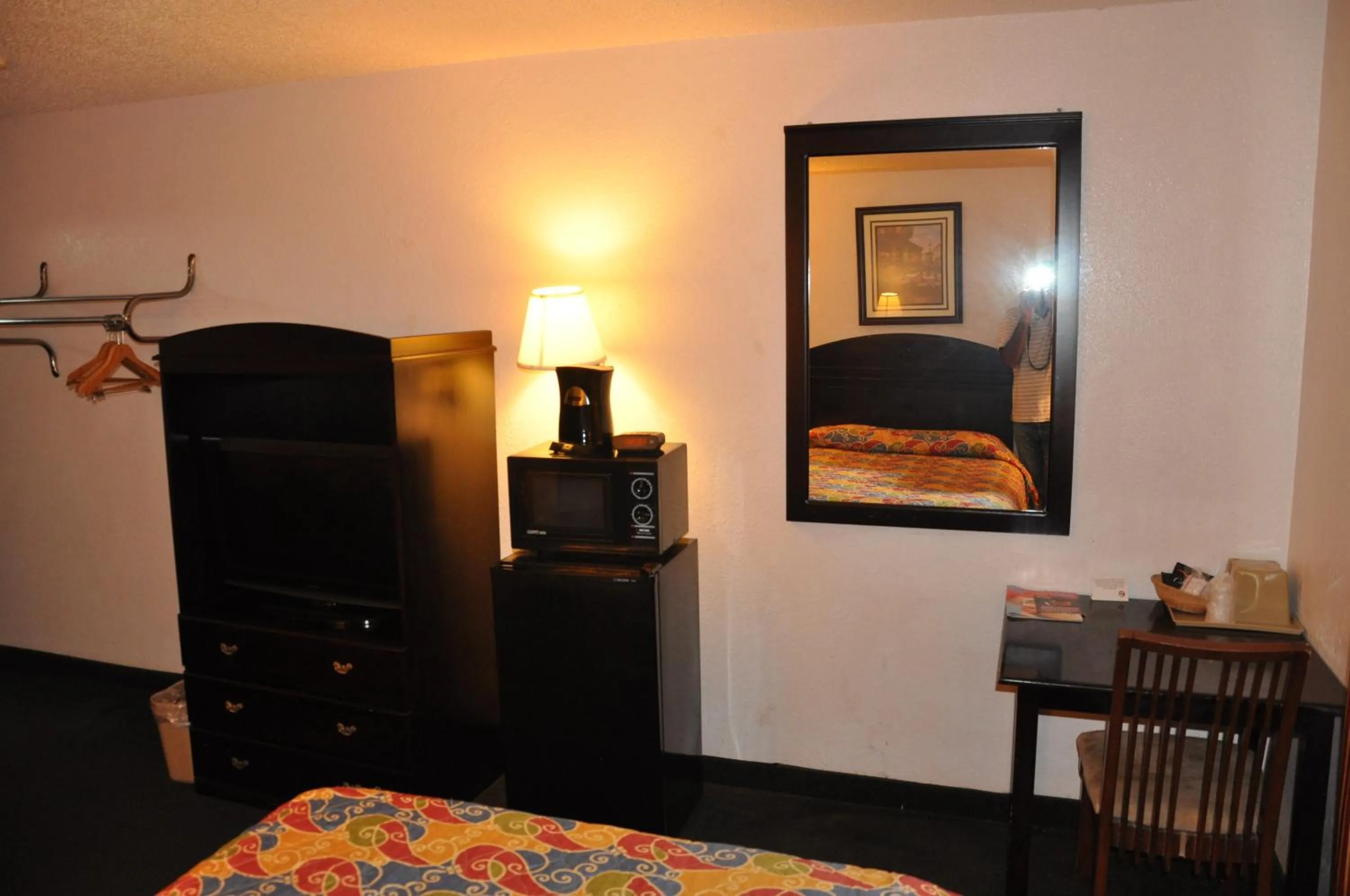Decorative detail, Bed in Heritage Inn