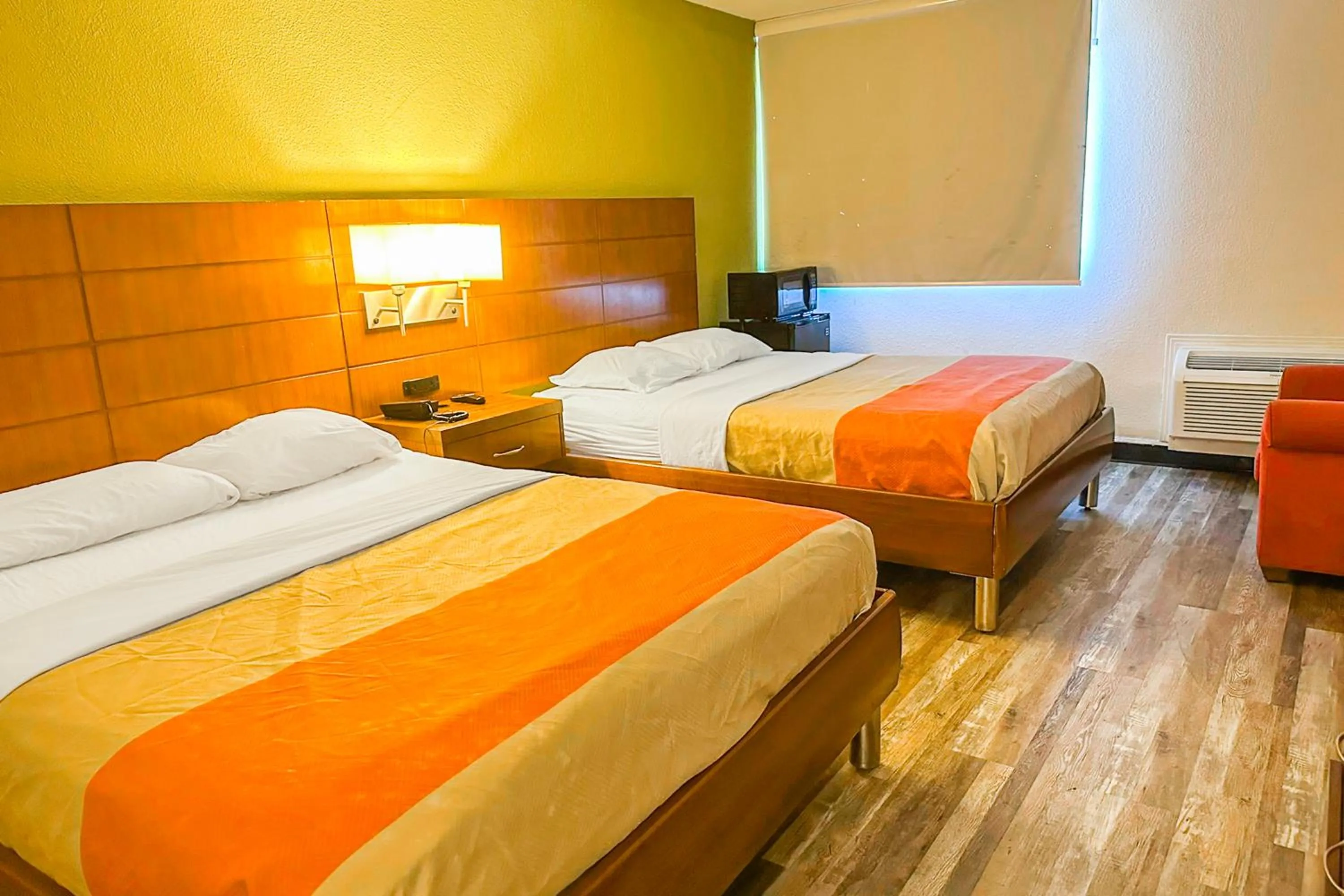 Bedroom, Bed in Jackson Hotel And Convention Center