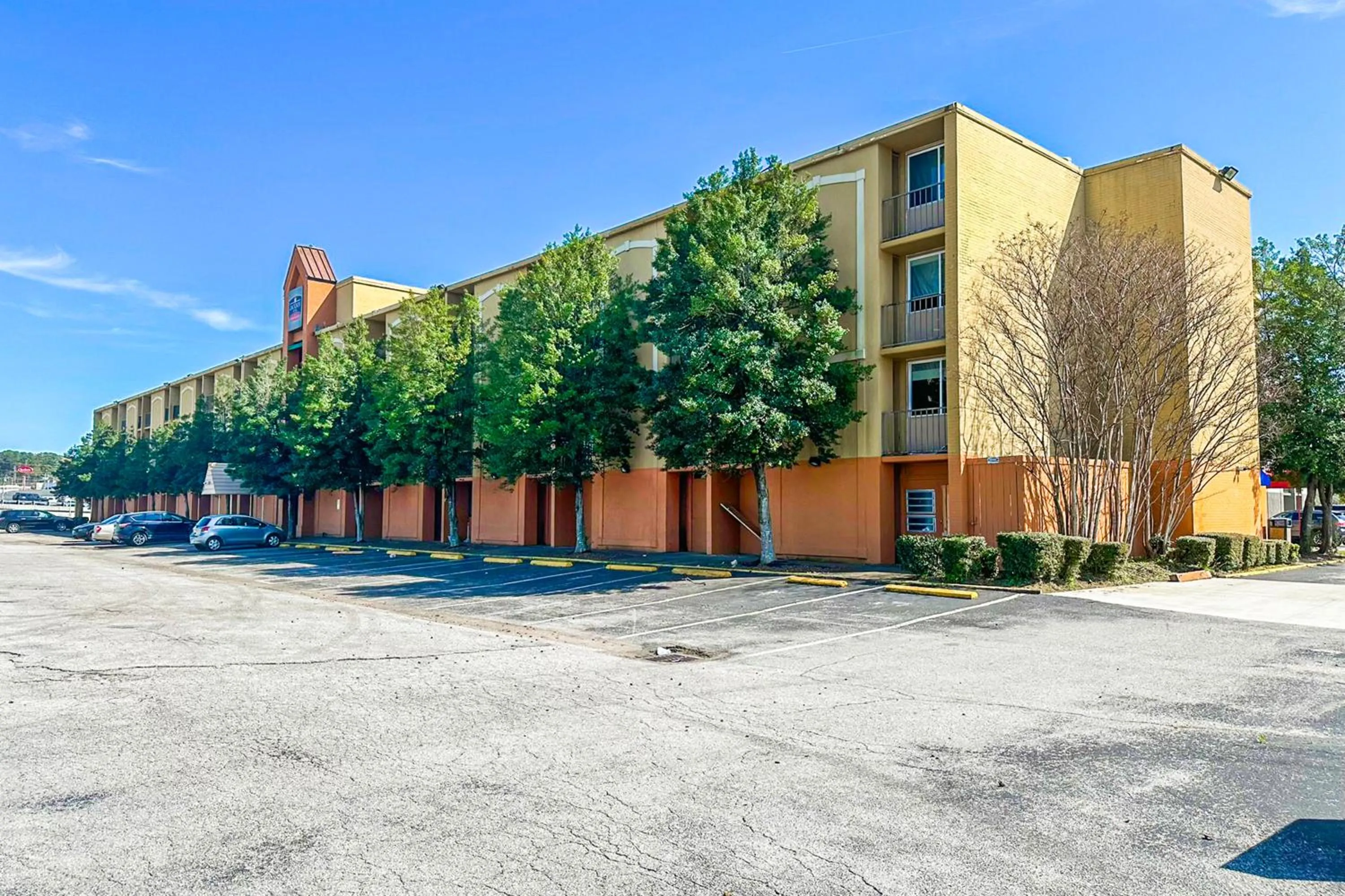 Parking in Jackson Hotel And Convention Center