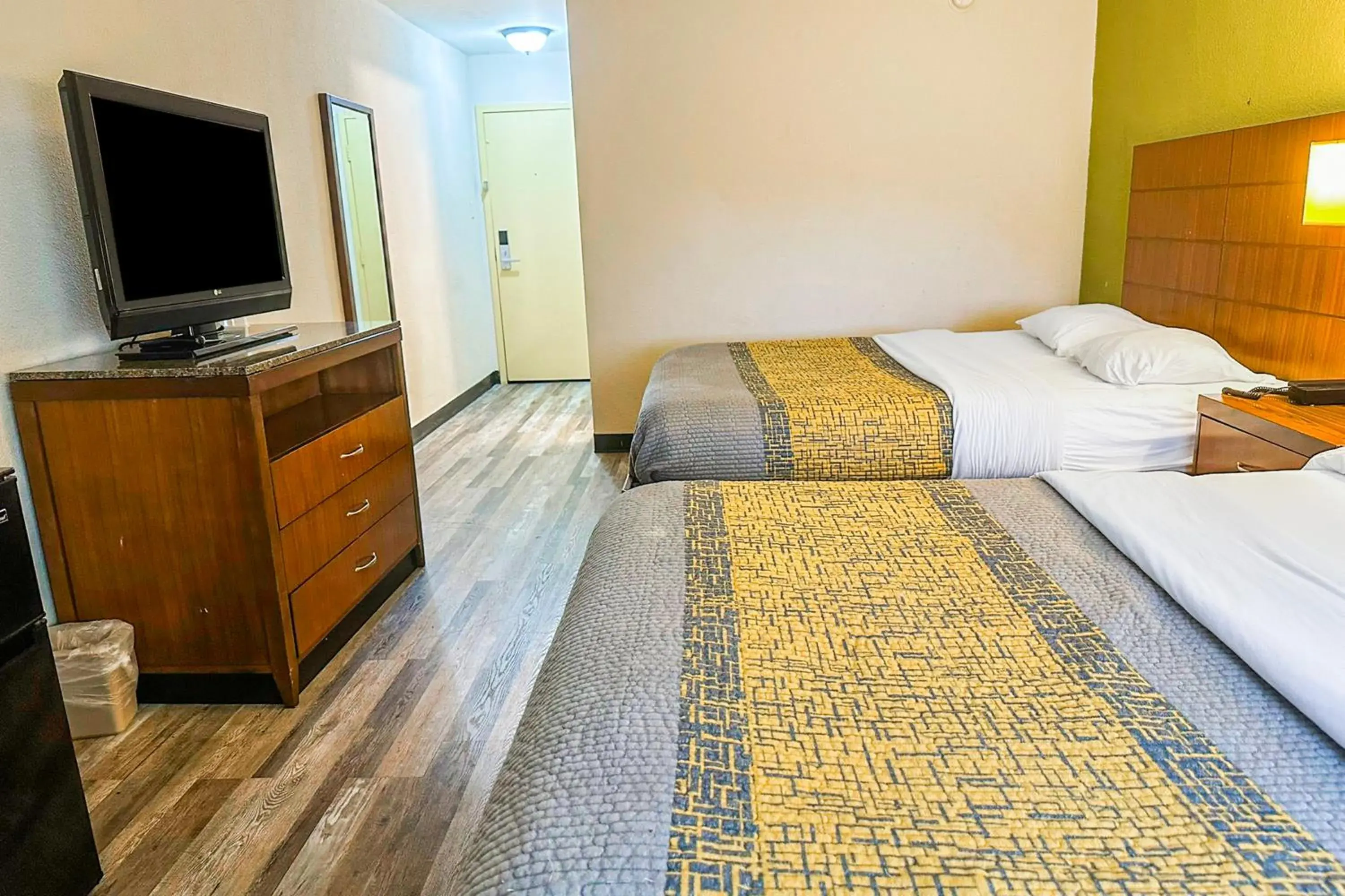 2 Queen Beds Non-Smoking in Jackson Hotel And Convention Center 2 Queen Beds Non-Smoking in Jackson Hotel And Convention Center