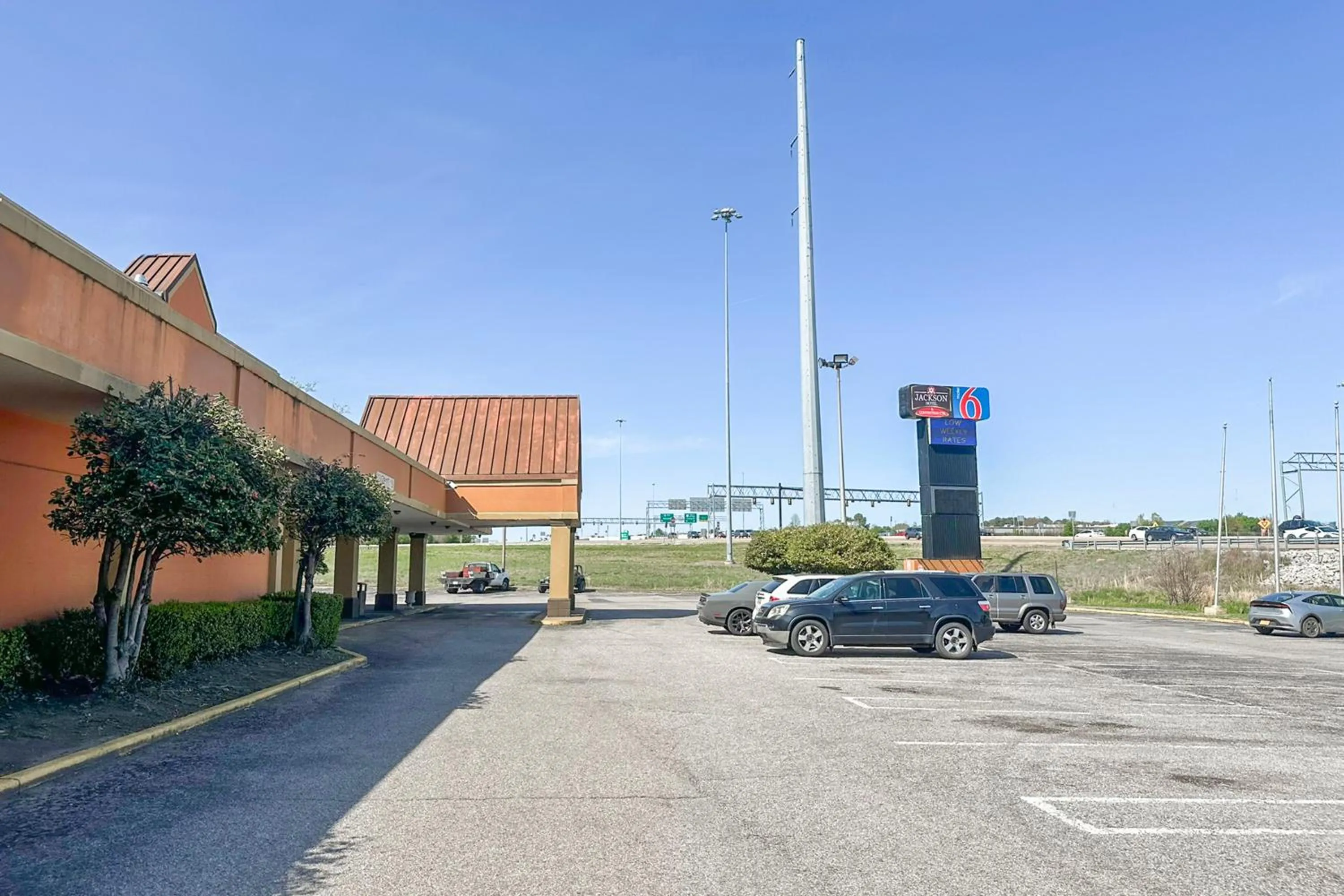 Parking in Jackson Hotel And Convention Center