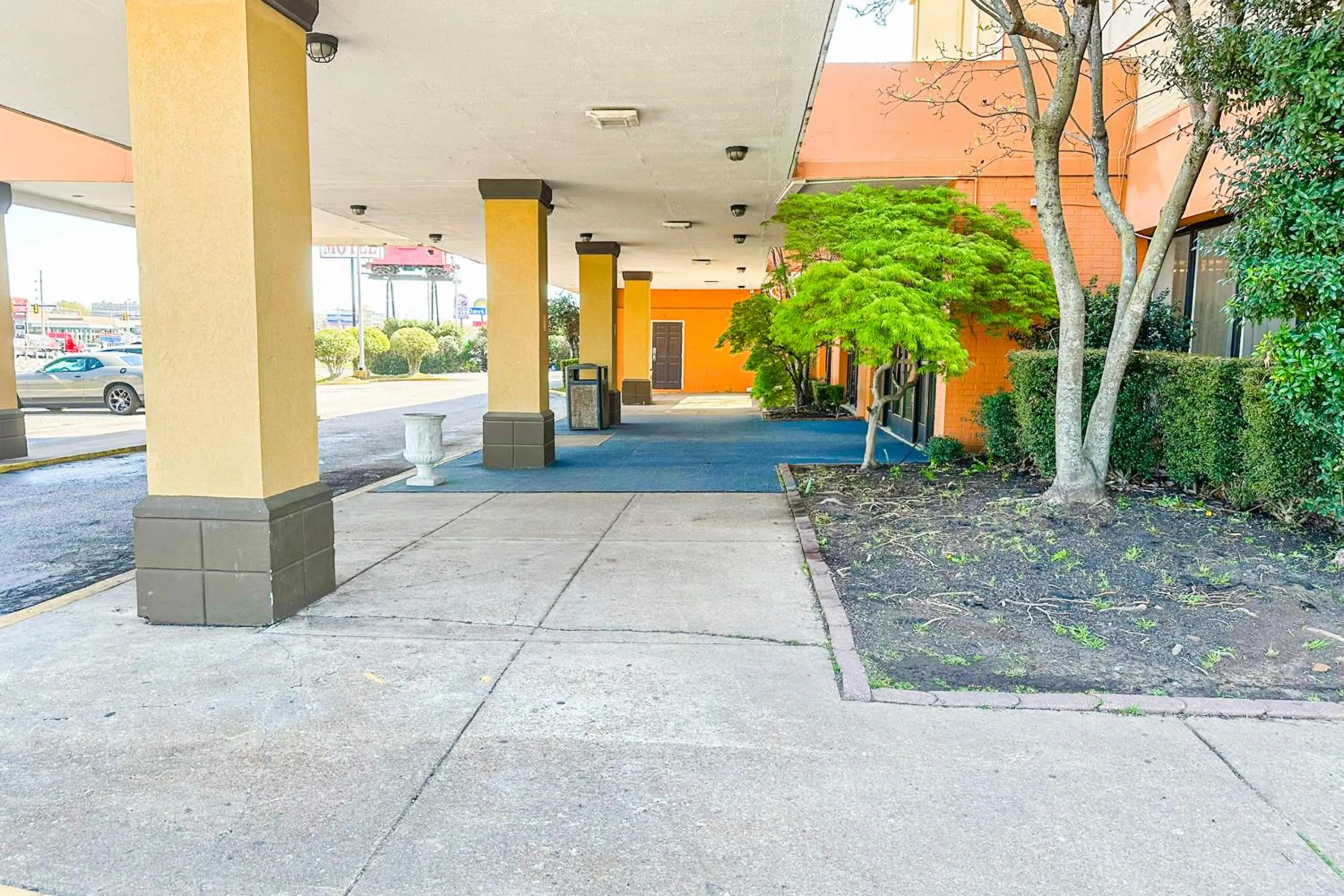 Property building in Jackson Hotel And Convention Center