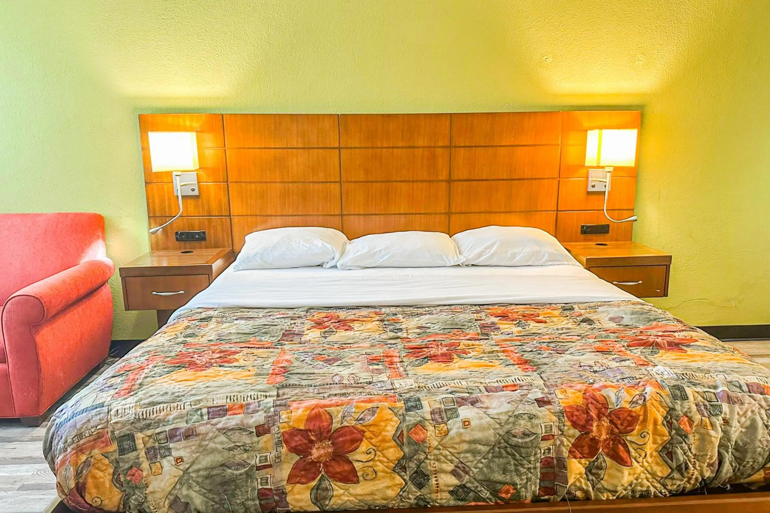 Bedroom, Bed in Jackson Hotel And Convention Center