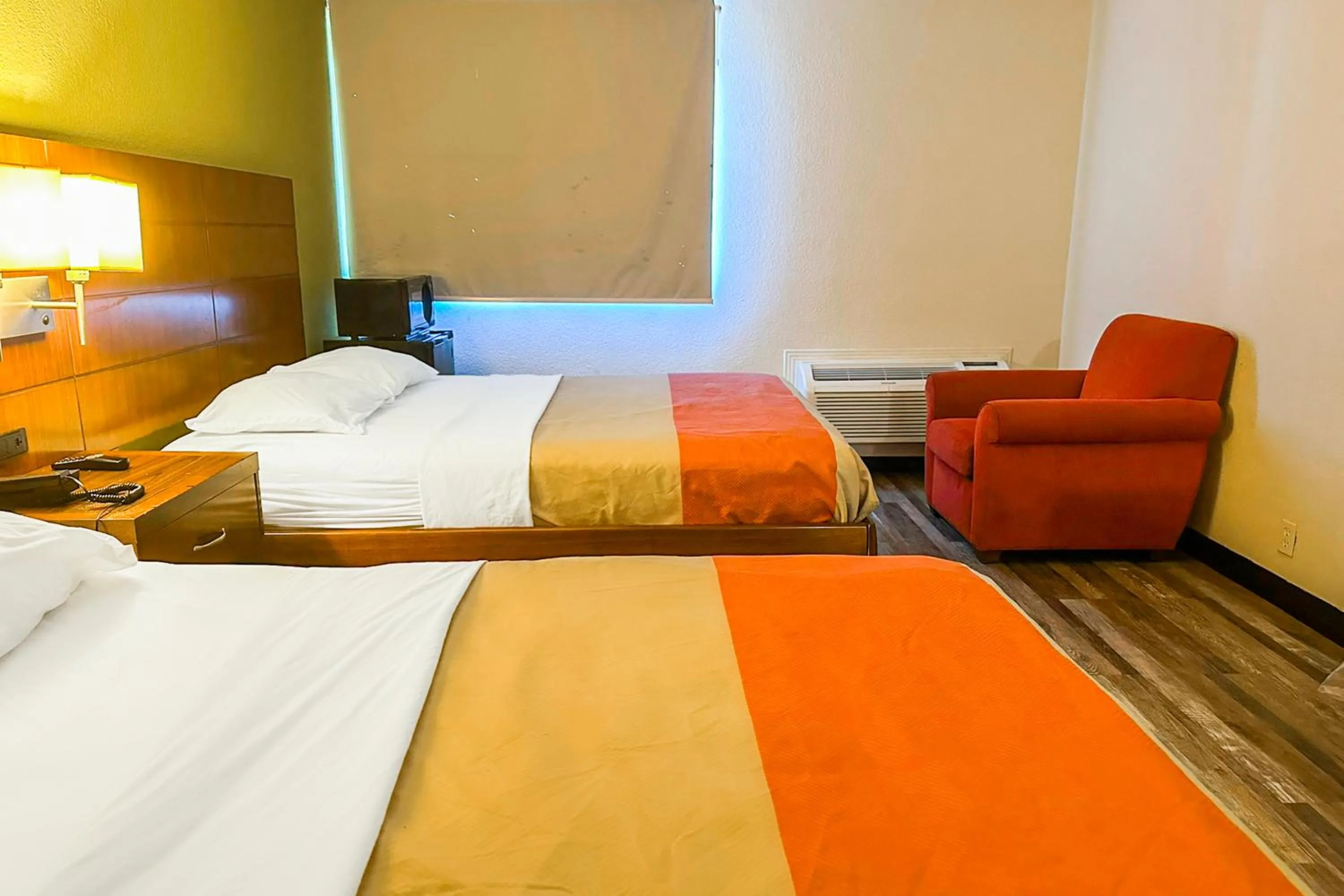 Bedroom, Bed in Jackson Hotel And Convention Center