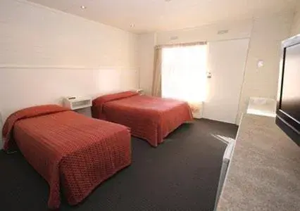 Standard Queen Room in Econo Lodge Portland Standard Queen Room in Econo Lodge Portland