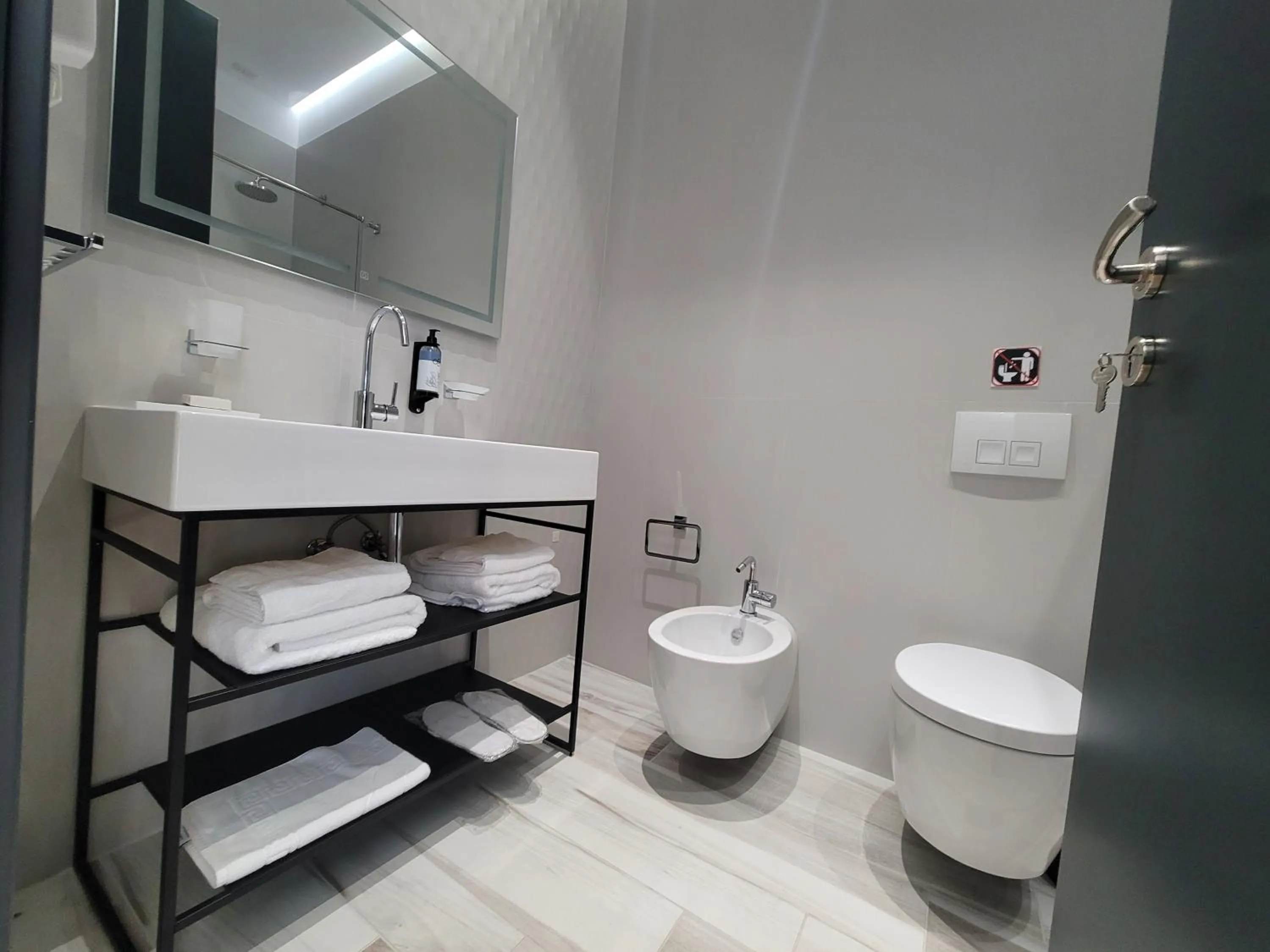 Bathroom in Toer Hotel & SPA