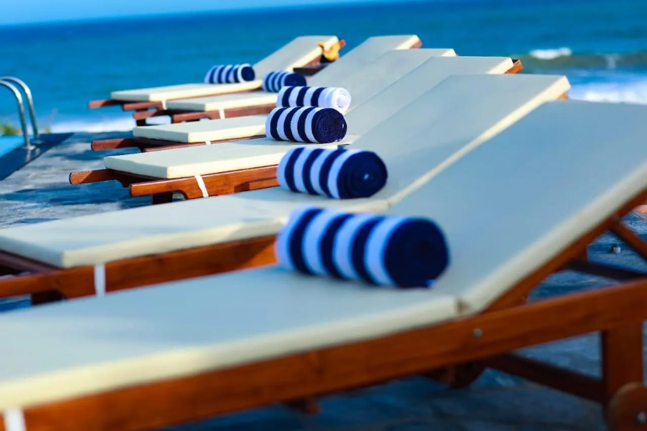 Swimming pool in Thaulle Ayurveda Resort - Yala