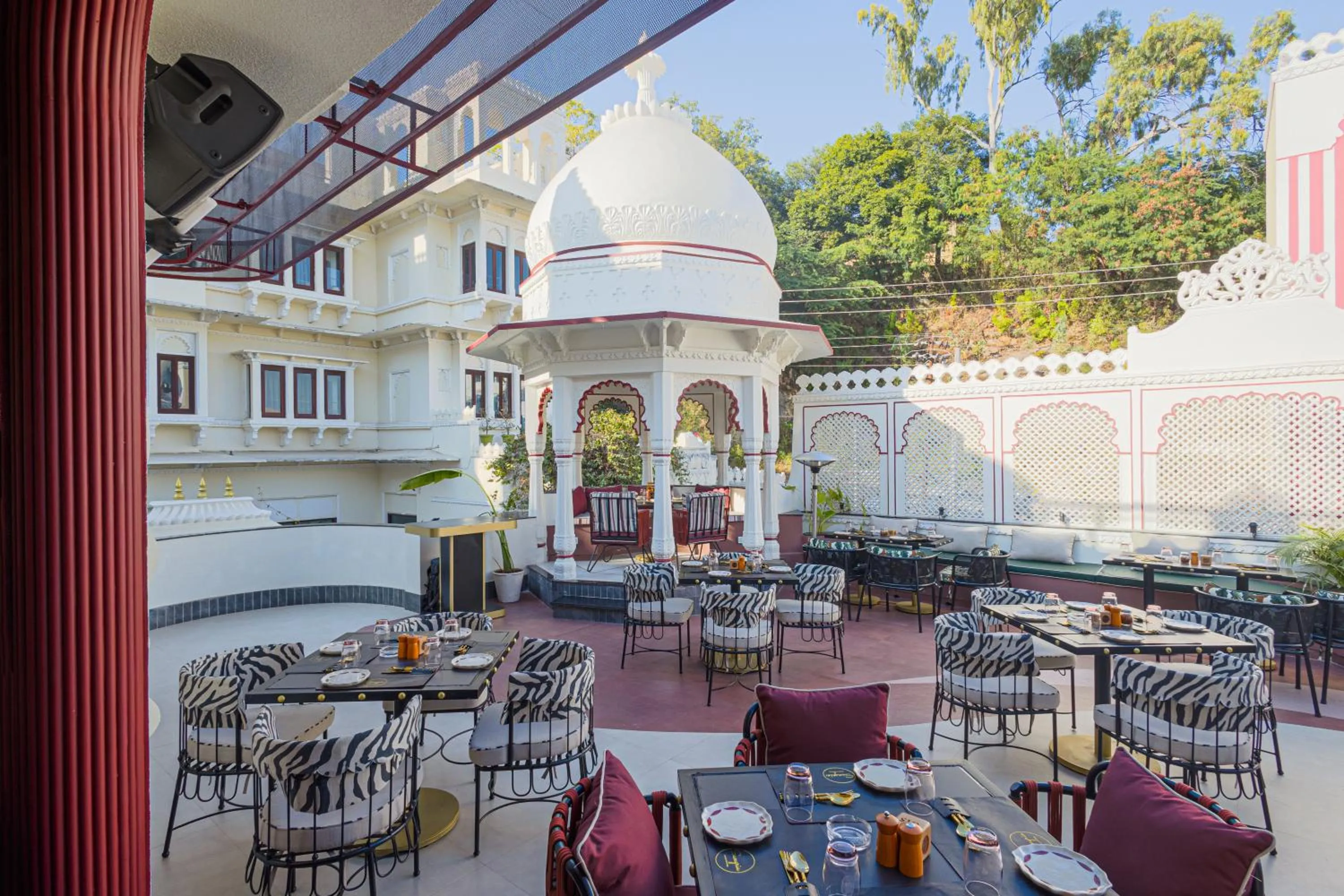 Restaurant/places to eat in Swaroop Vilas - Lake Facing Boutique Hotel