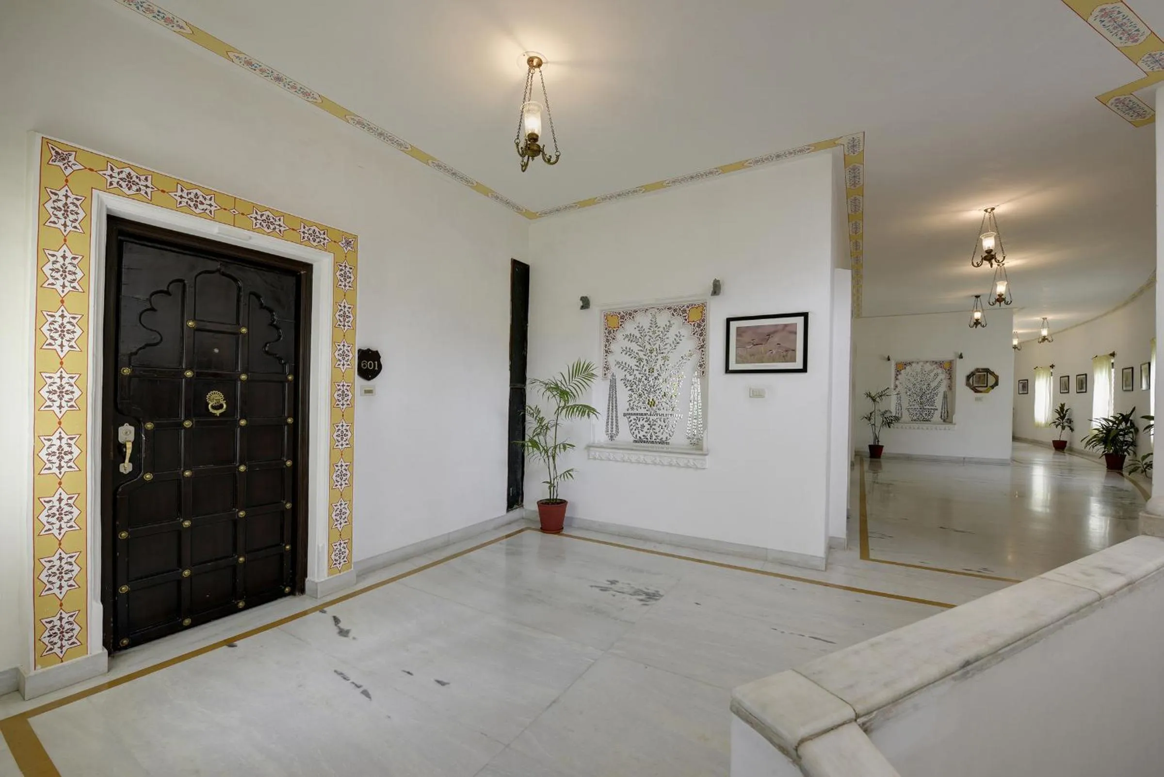 Lobby or reception in Swaroop Vilas - Lake Facing Boutique Hotel