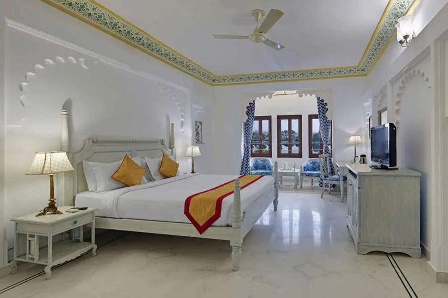 Photo of the whole room, Bed in Swaroop Vilas - Lake Facing Boutique Hotel