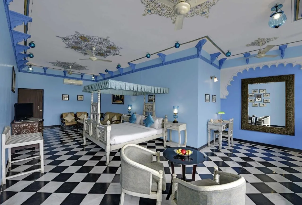 Living room in Swaroop Vilas - Lake Facing Boutique Hotel