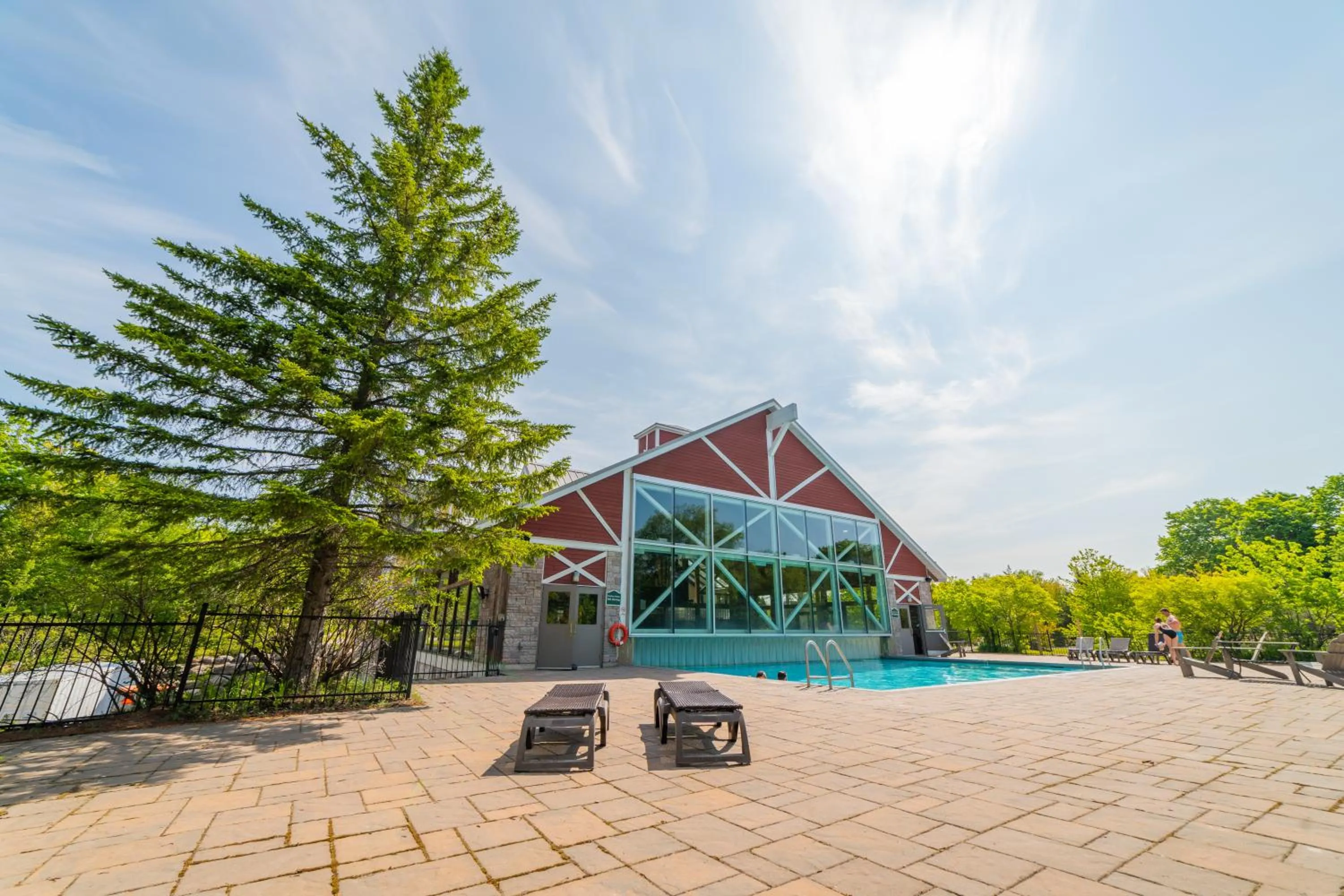 Day in Horseshoe Valley Suites - The Glade