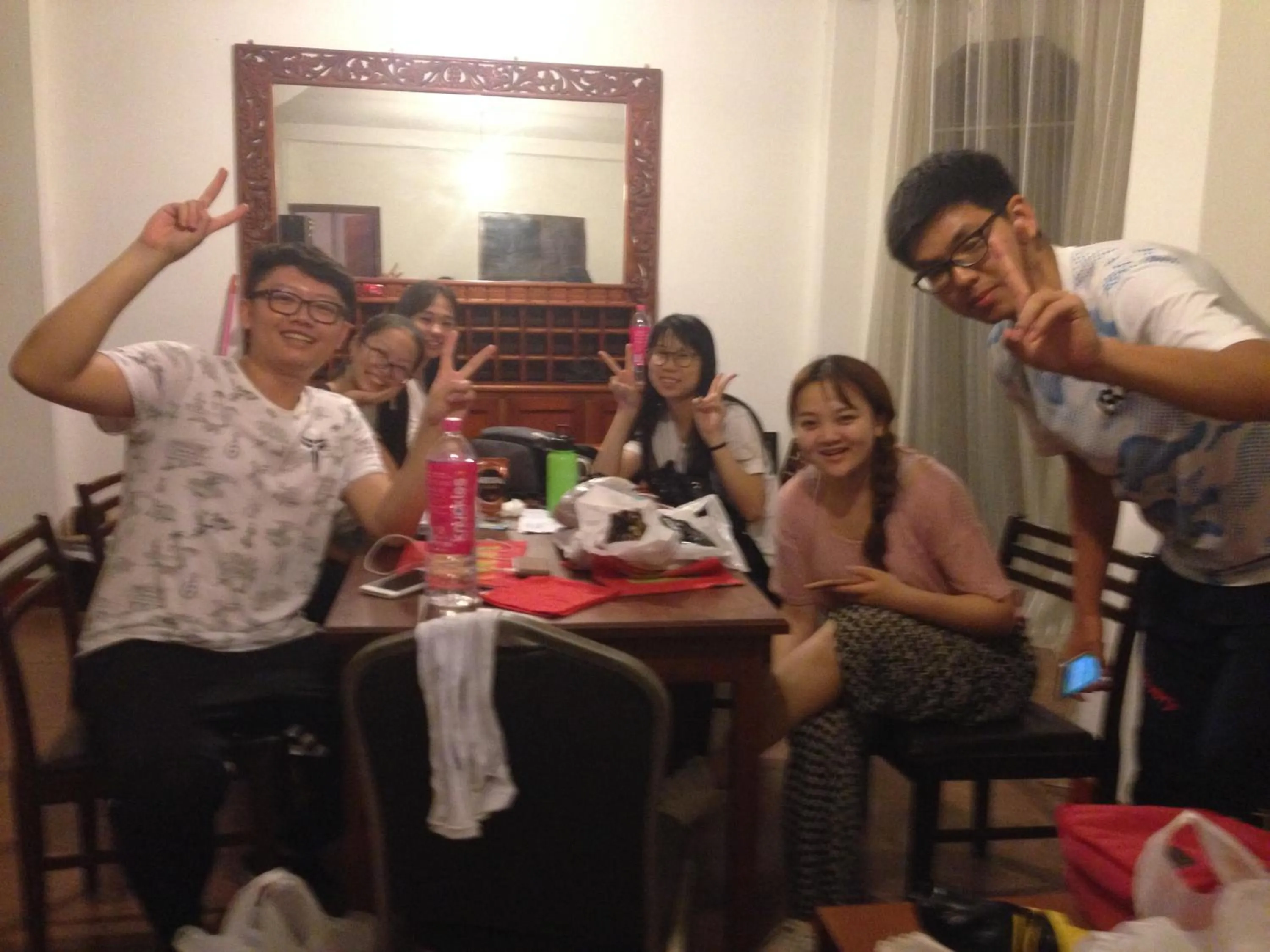 Family in Tree Breeze Inn