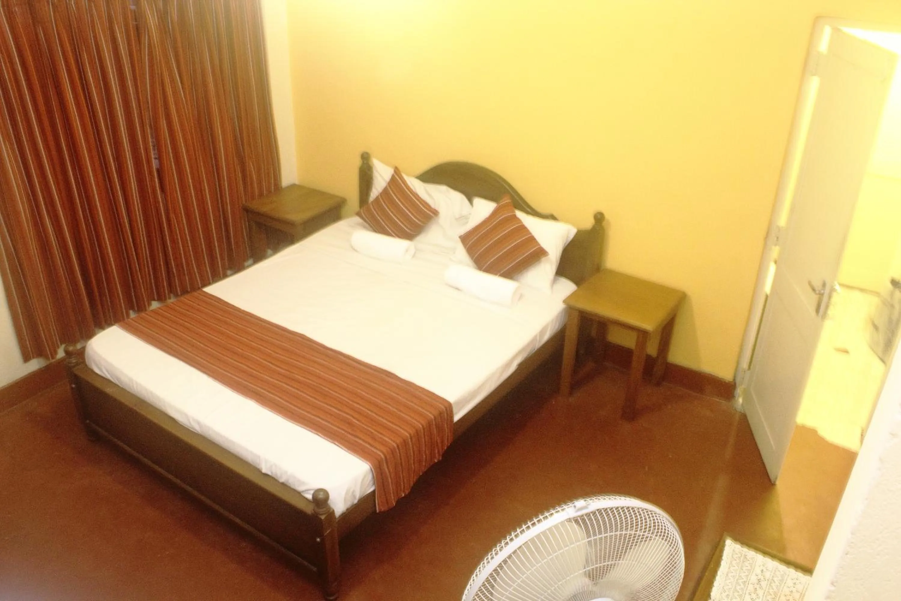 Photo of the whole room, Bed in Tree Breeze Inn