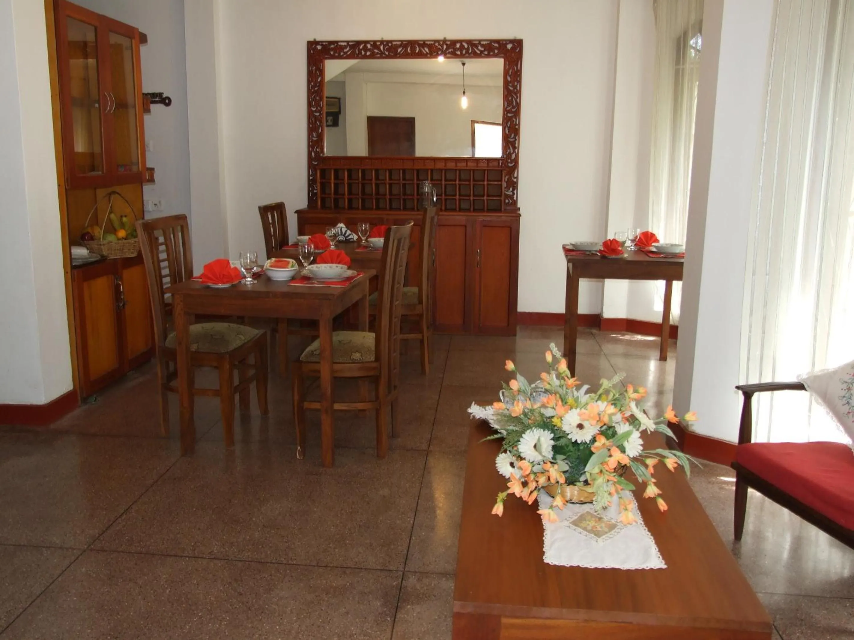 Balcony/Terrace in Tree Breeze Inn