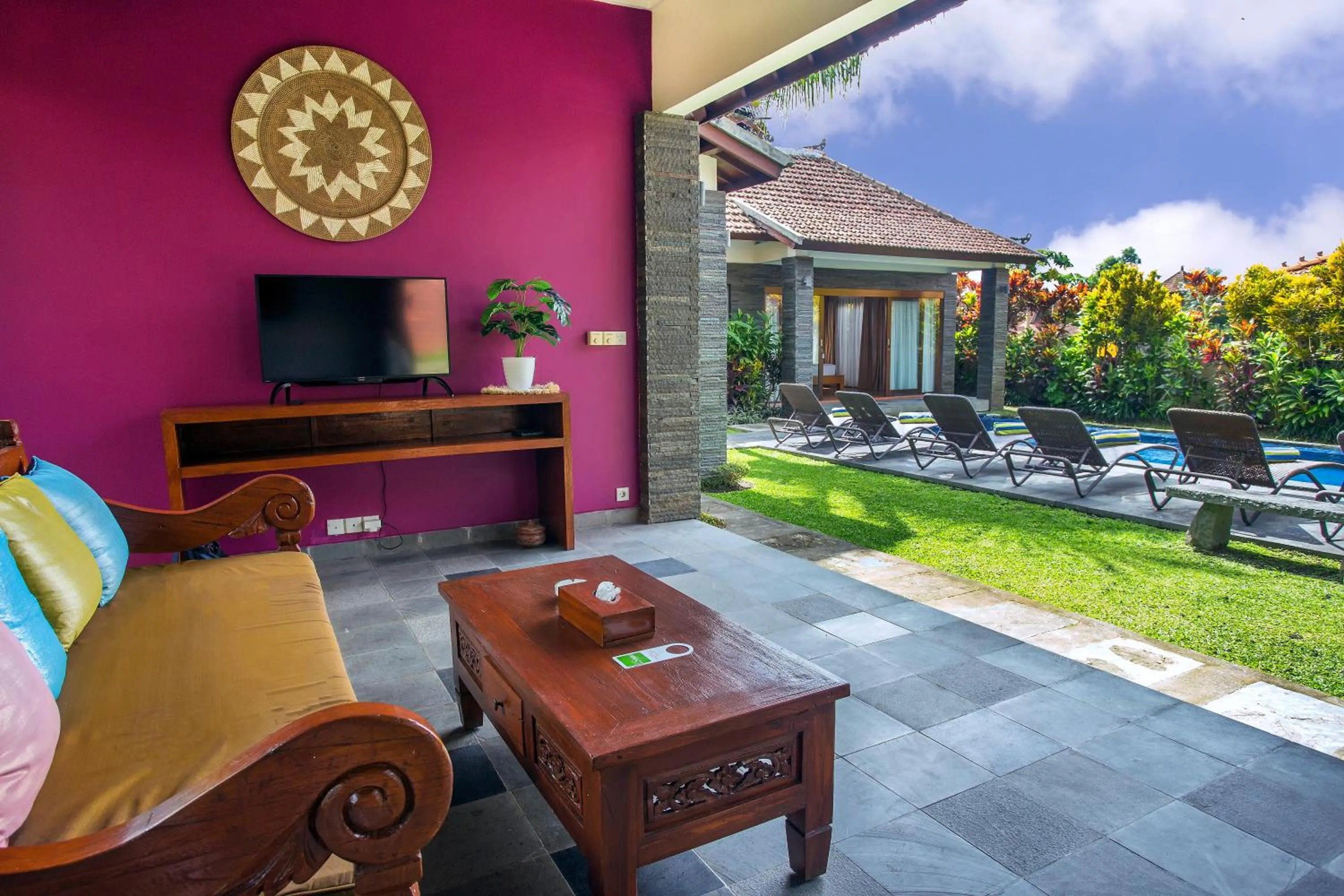 Communal lounge/ TV room in Ubud Heaven Sayan