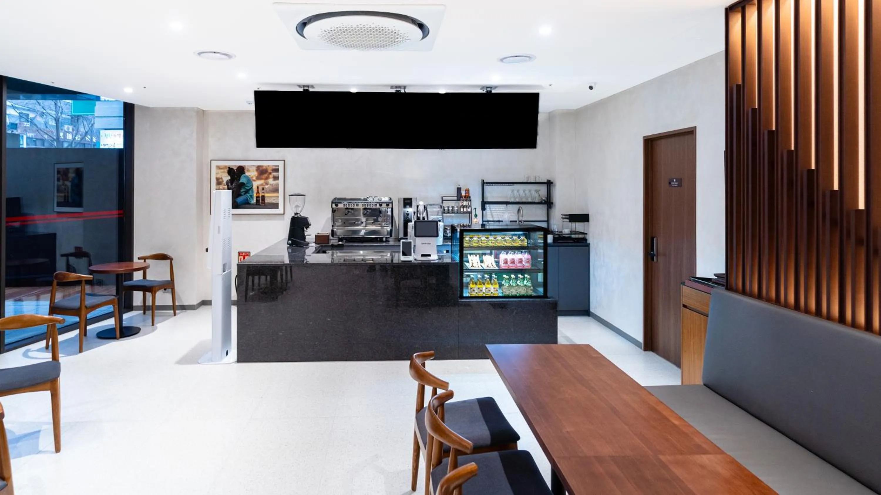 Restaurant/places to eat in The Prima Hotel Jongno