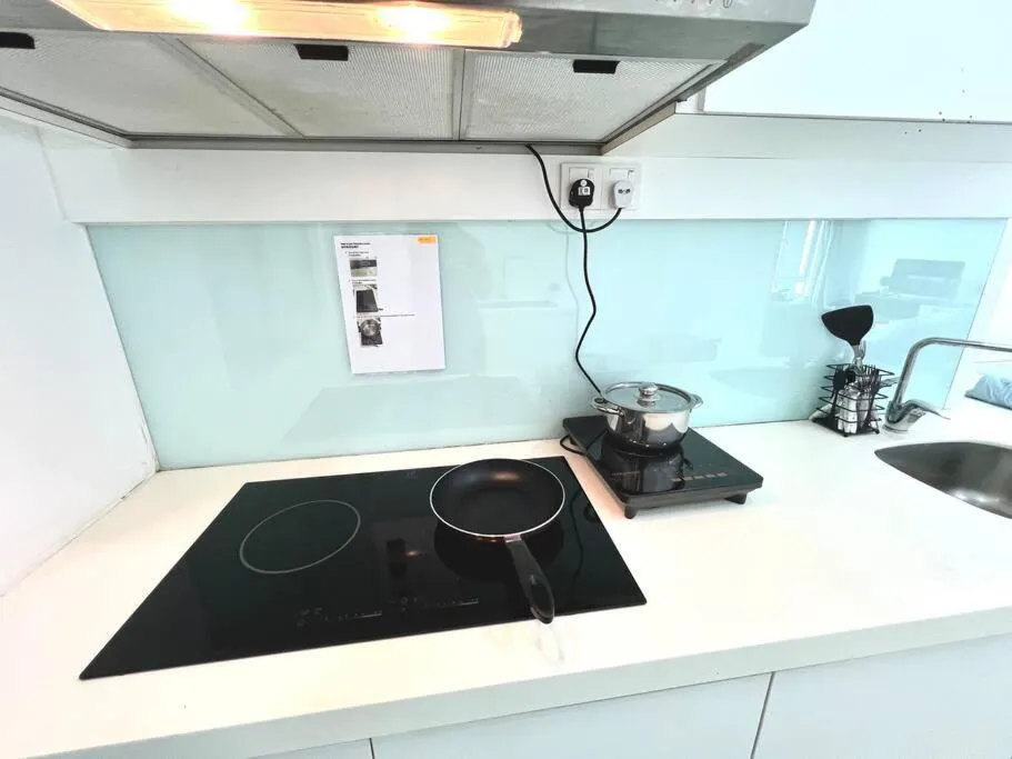 A1501 manhattan Austin 3Queen BED Netflix By STAY