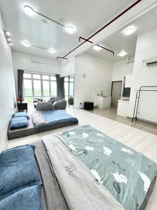 Bed in A1501 manhattan Austin 3Queen BED Netflix By STAY