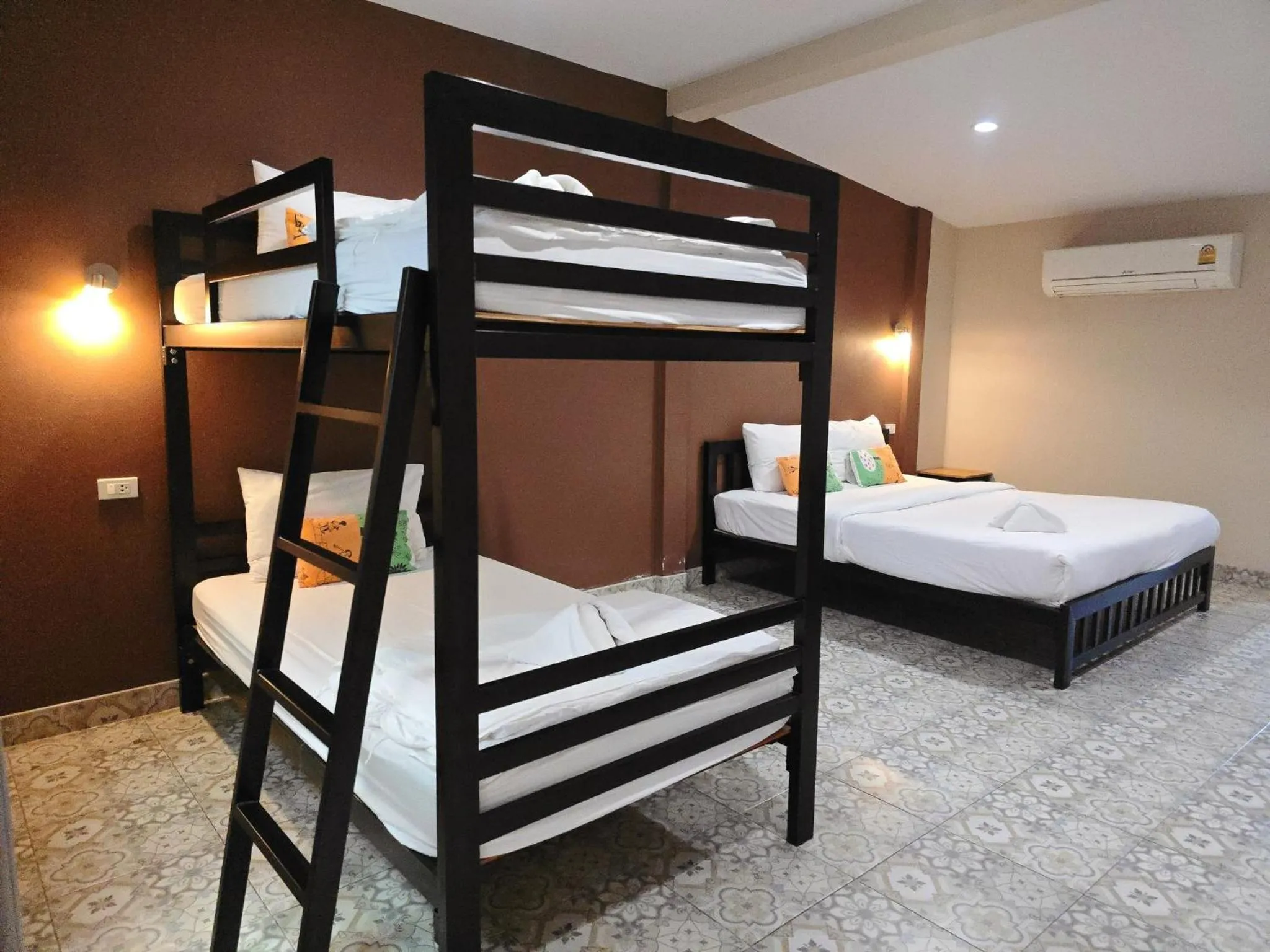 bunk bed, Bed in Warmwell Hostel