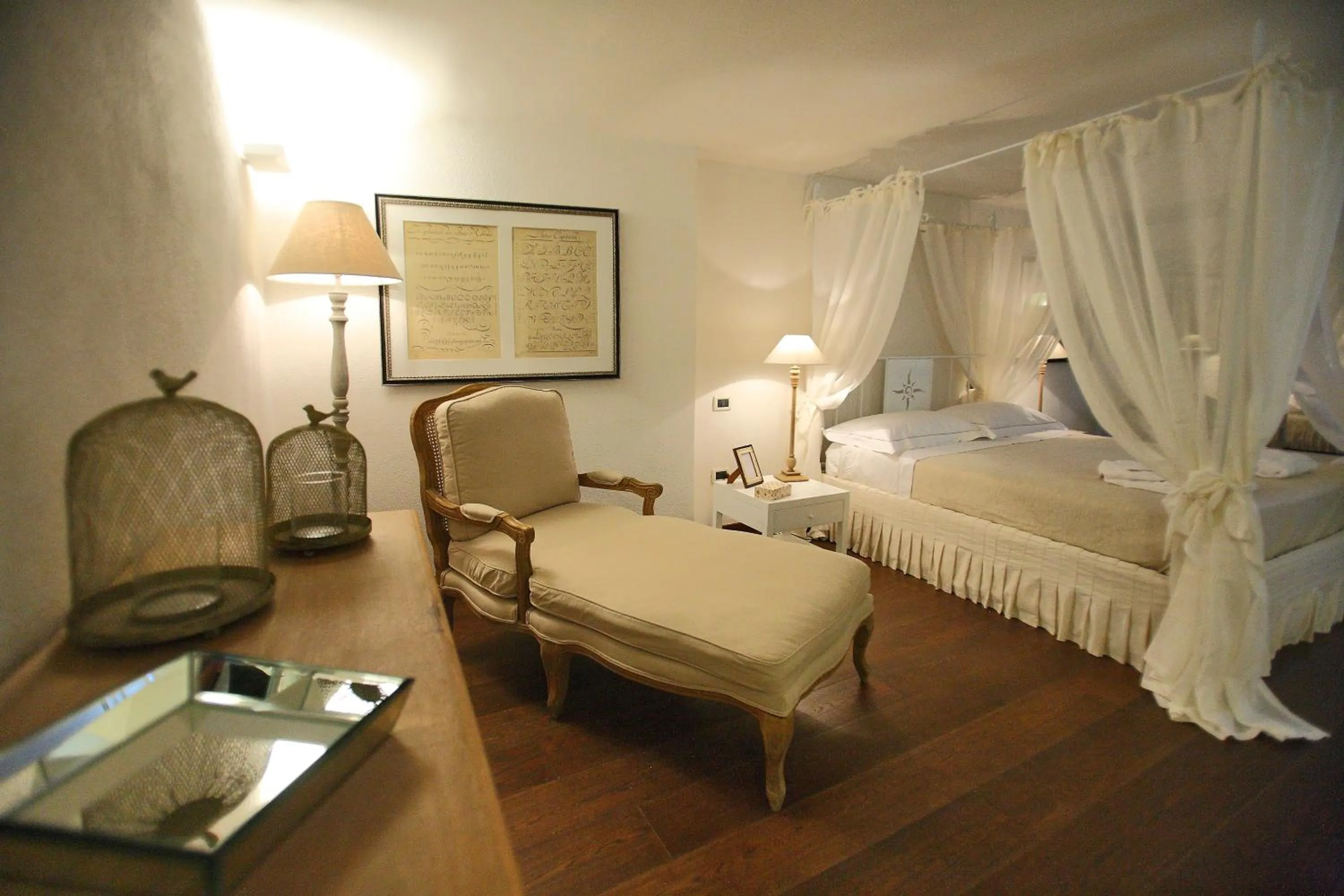 Photo of the whole room, Bed in Don Totu - Dimora Storica