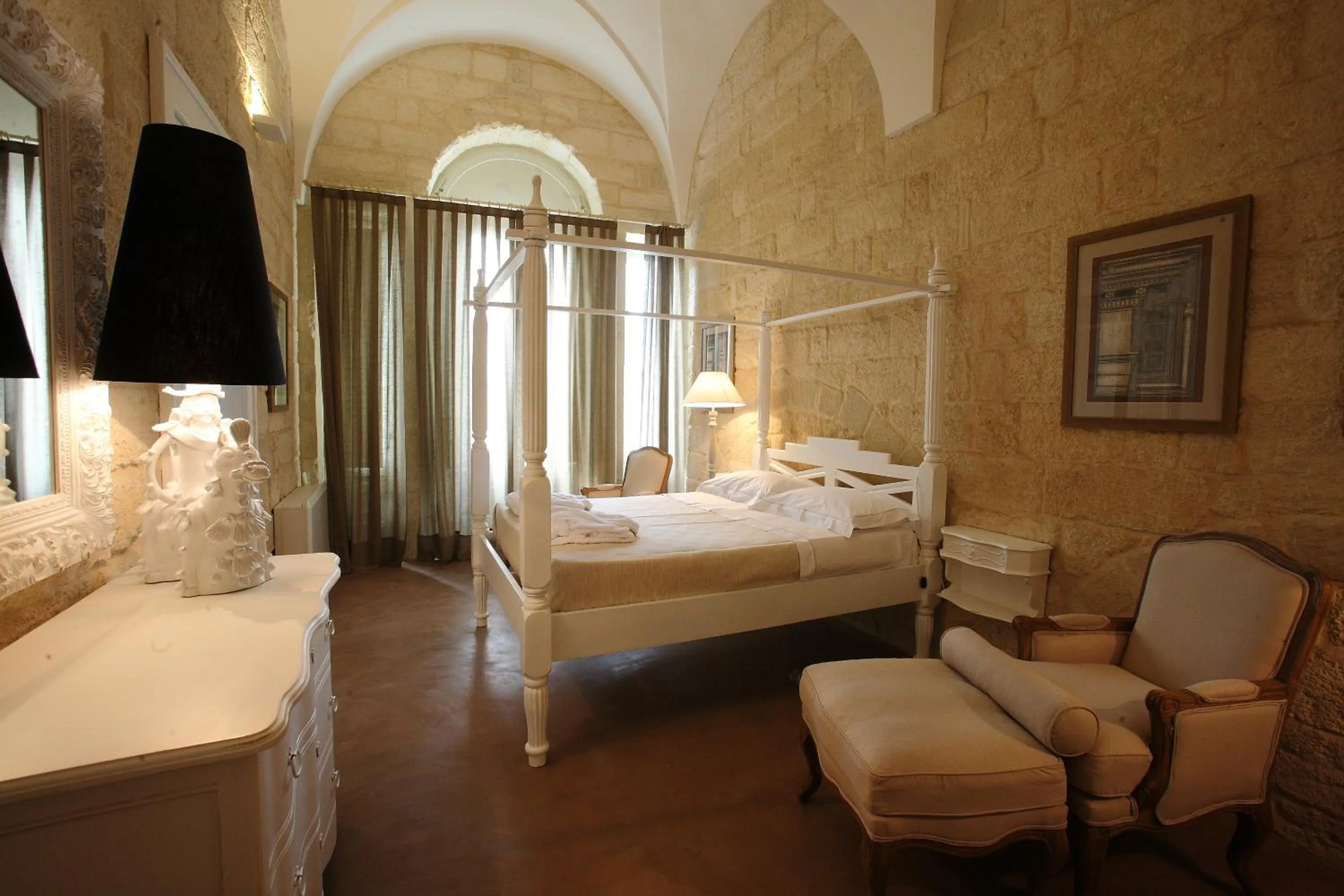 Photo of the whole room, Bed in Don Totu - Dimora Storica