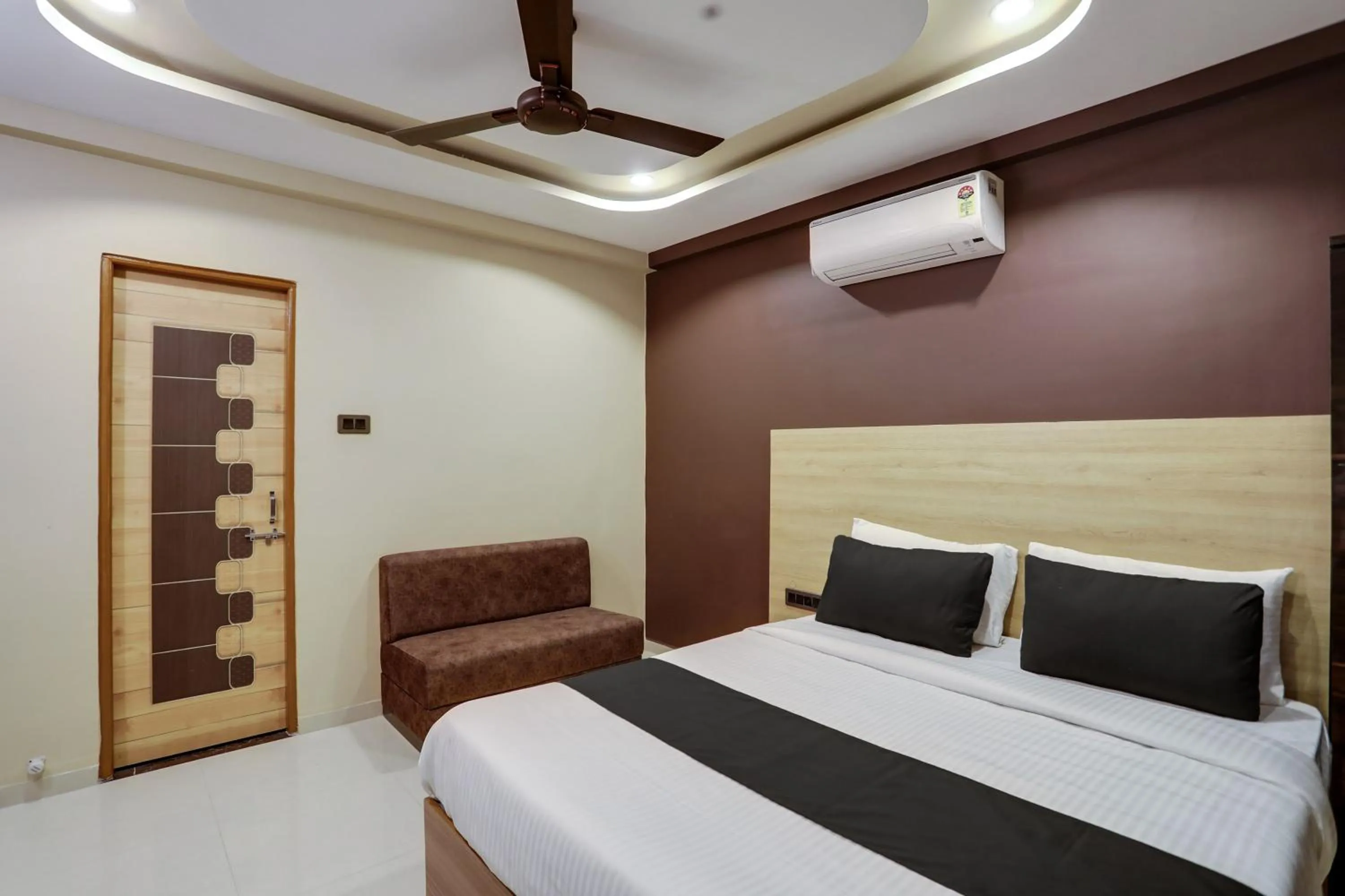 Bedroom in Hotel O D K Patil