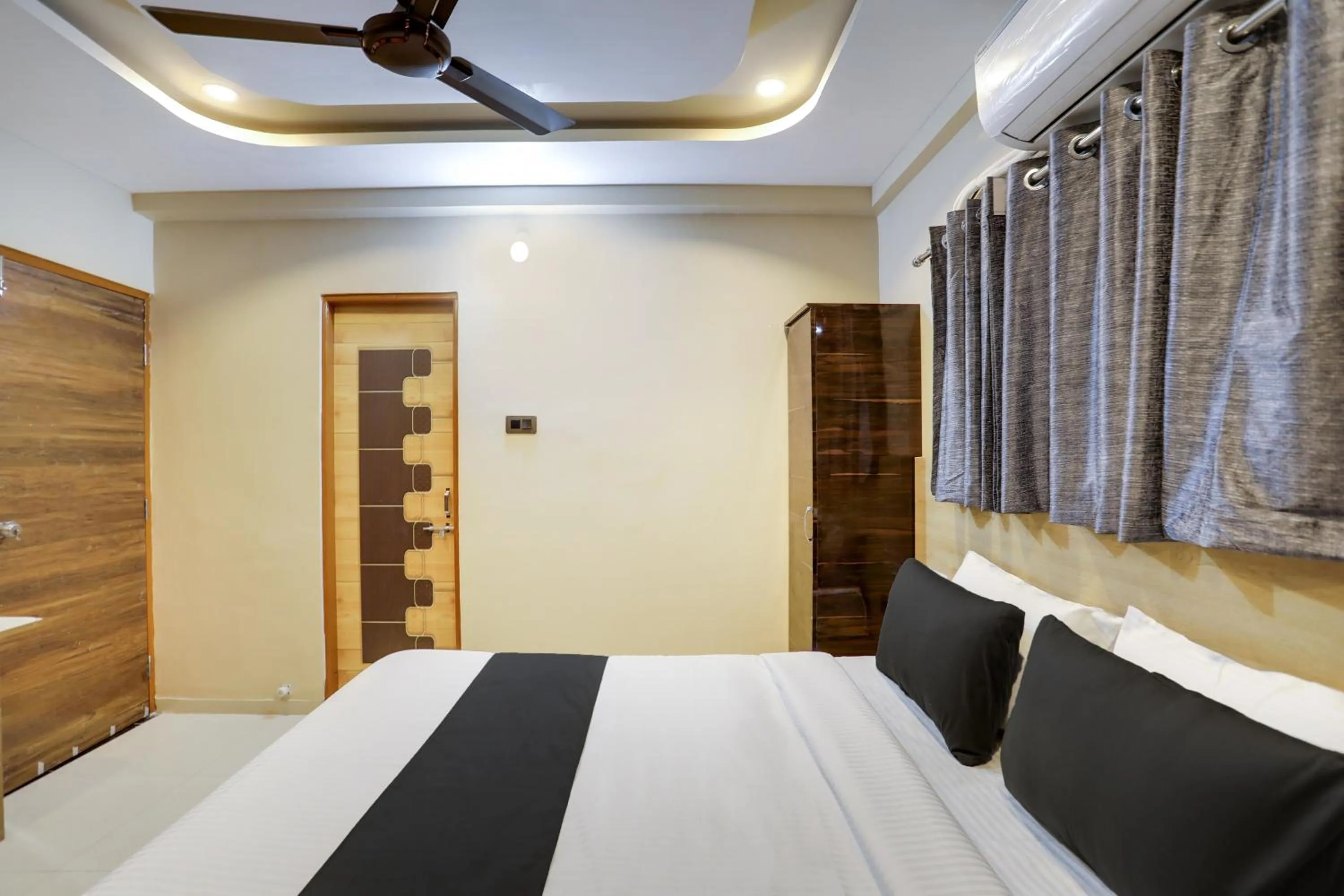 Bedroom in Hotel O D K Patil