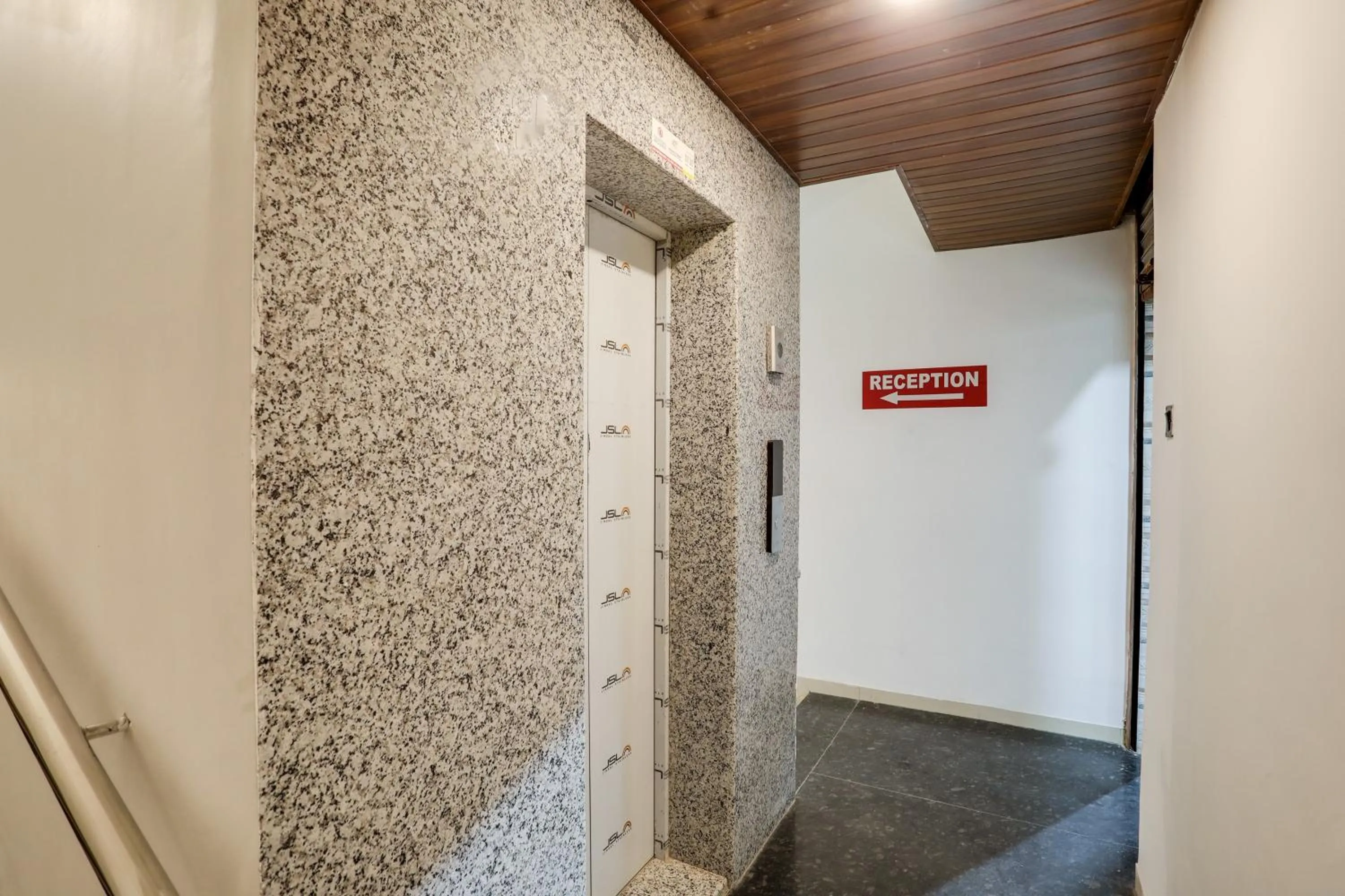 Lobby or reception in Super Hotel O D K Patil