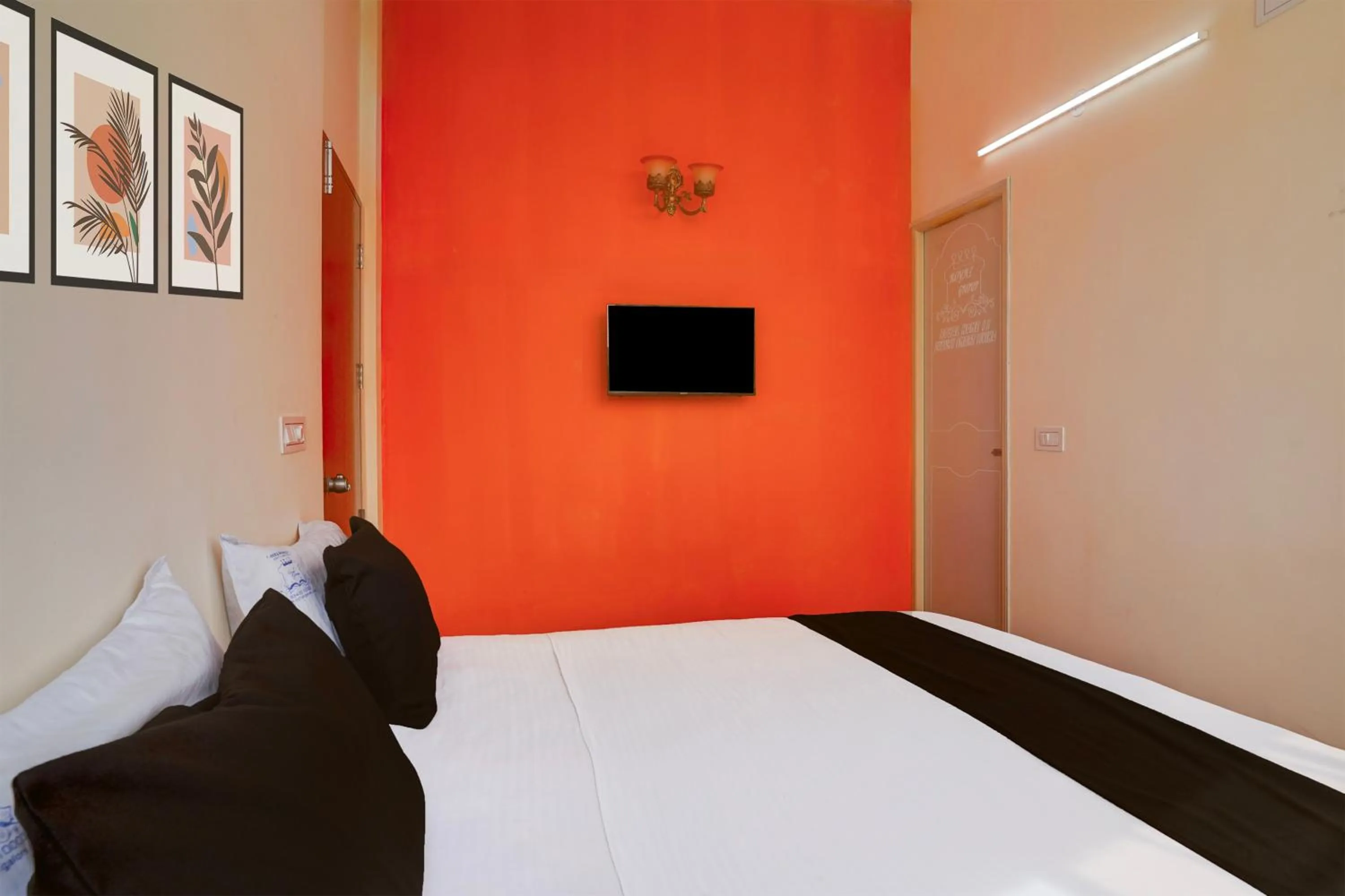 Bedroom, Bed in Super Hotel O Hosur Road Near PES University