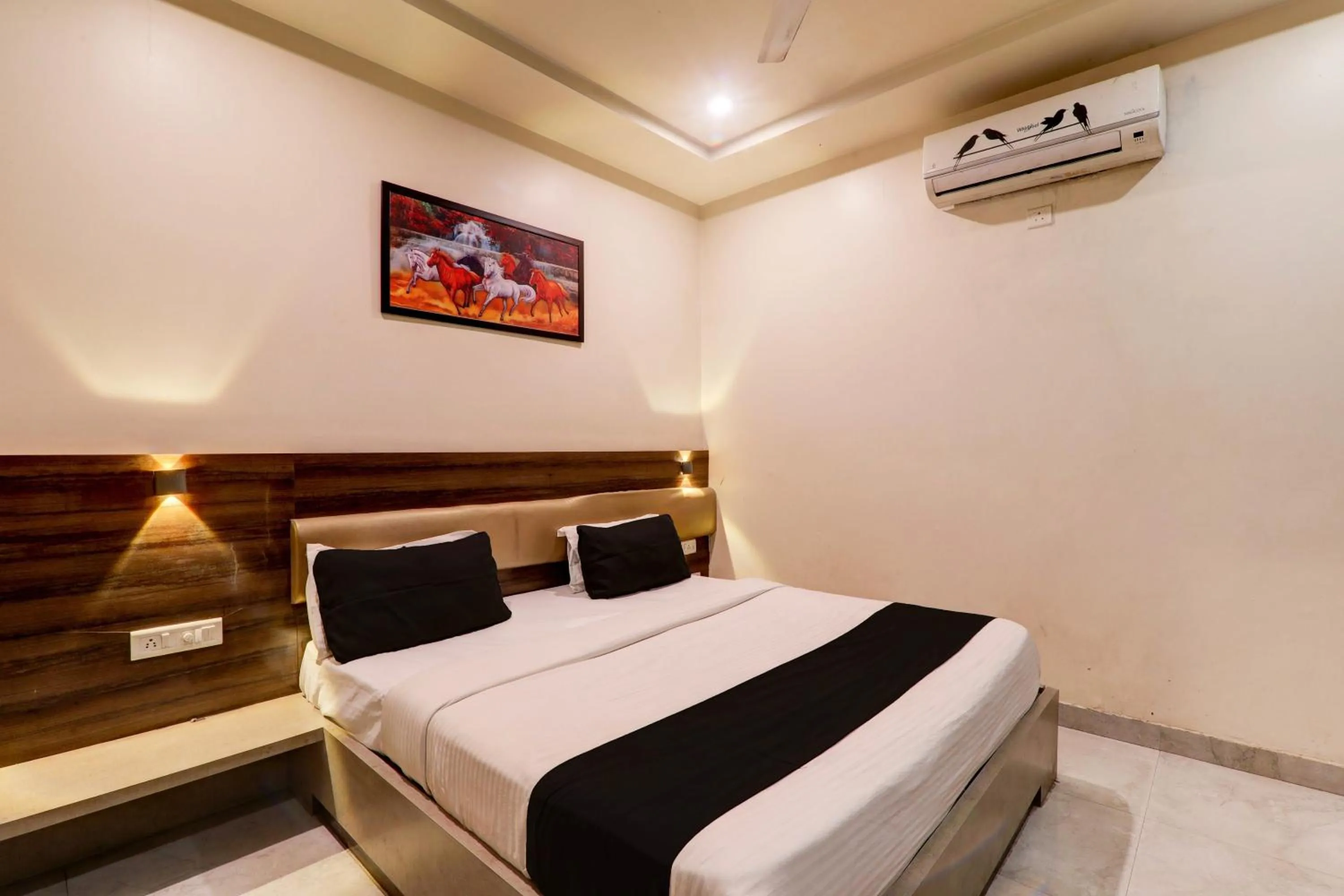 Bedroom, Bed in Hotel O DR Palace