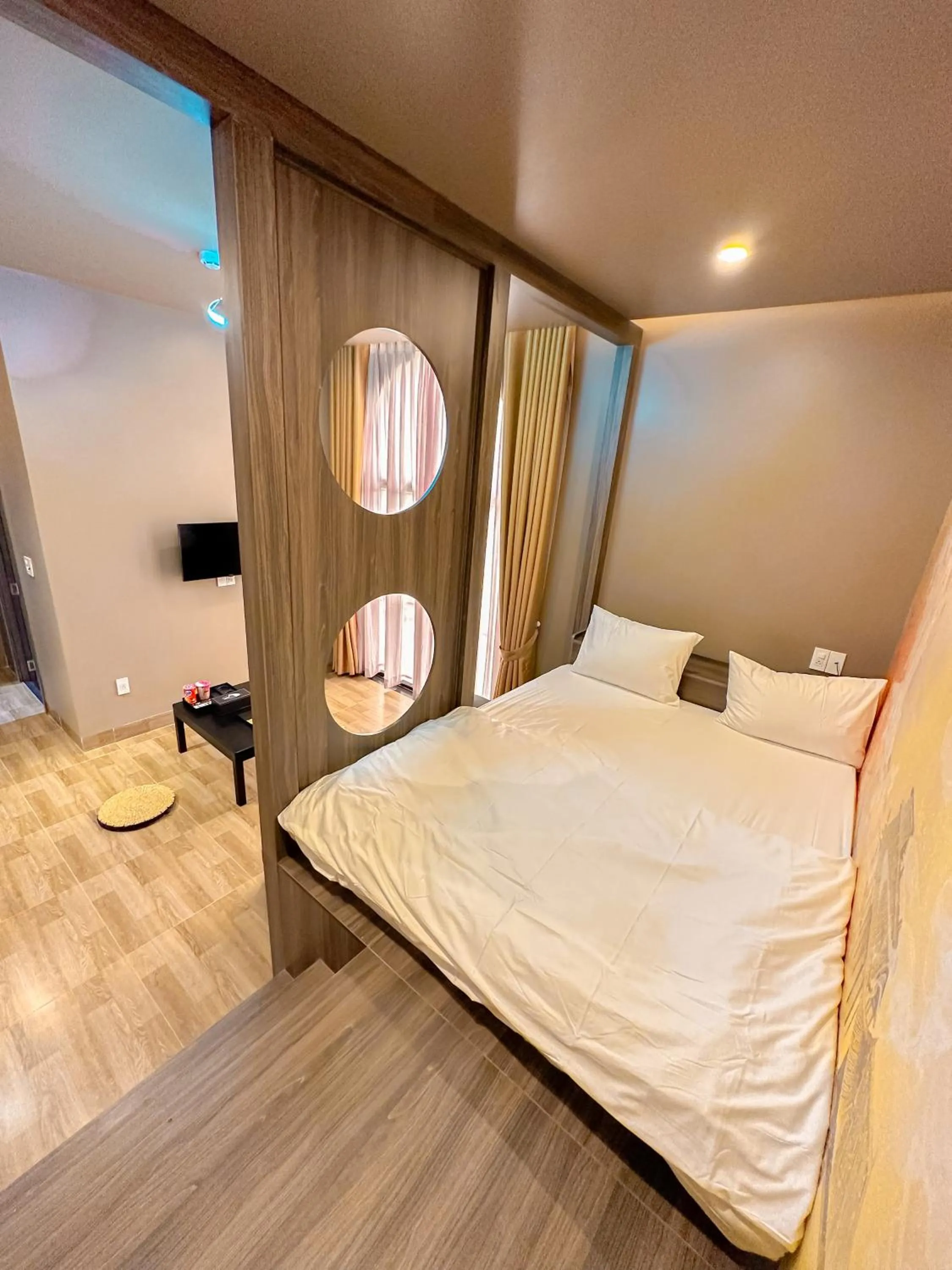 Bedroom, Bed in Tuyet Suong Hotel