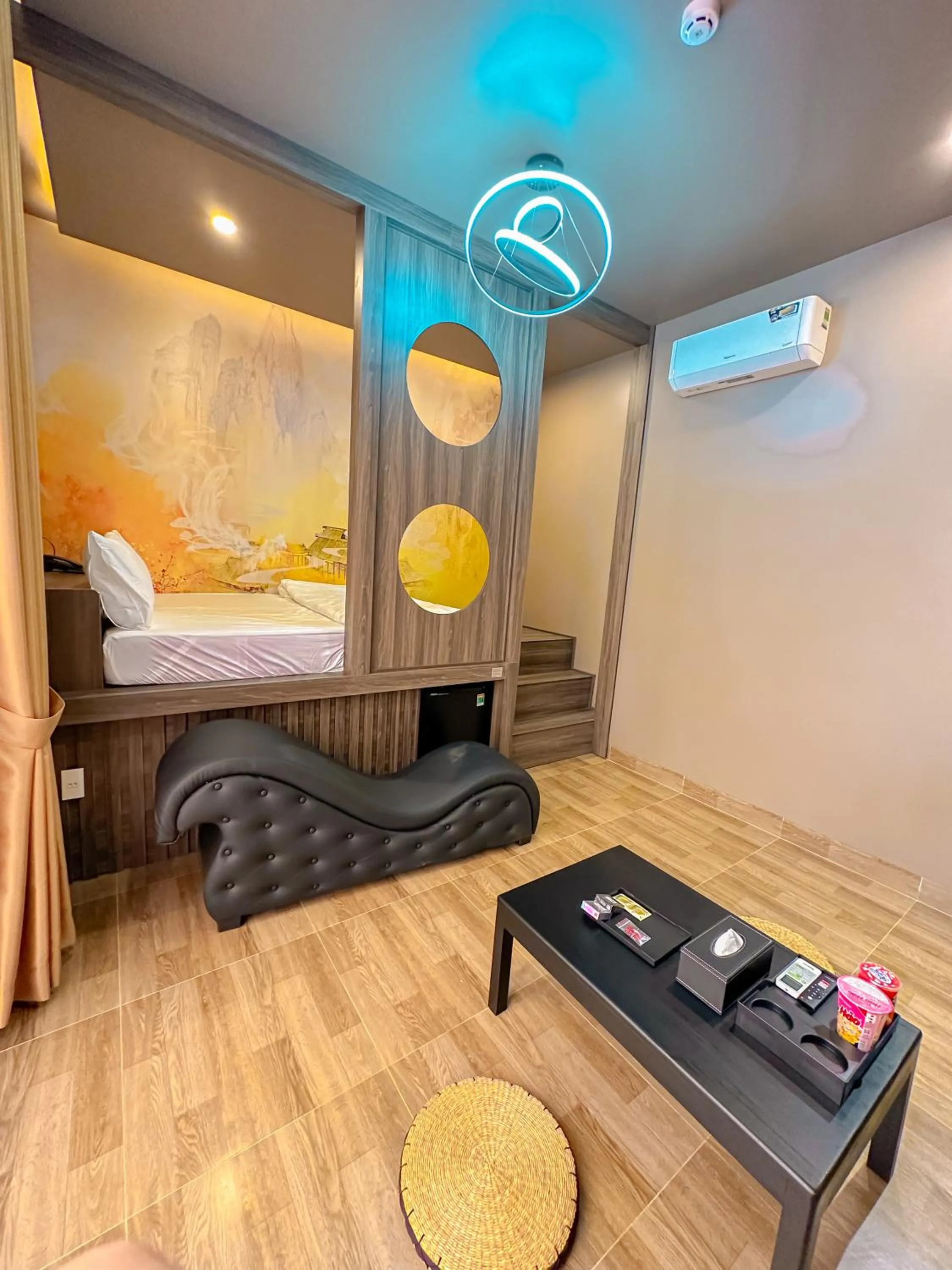 Photo of the whole room, Bed in Tuyet Suong Hotel